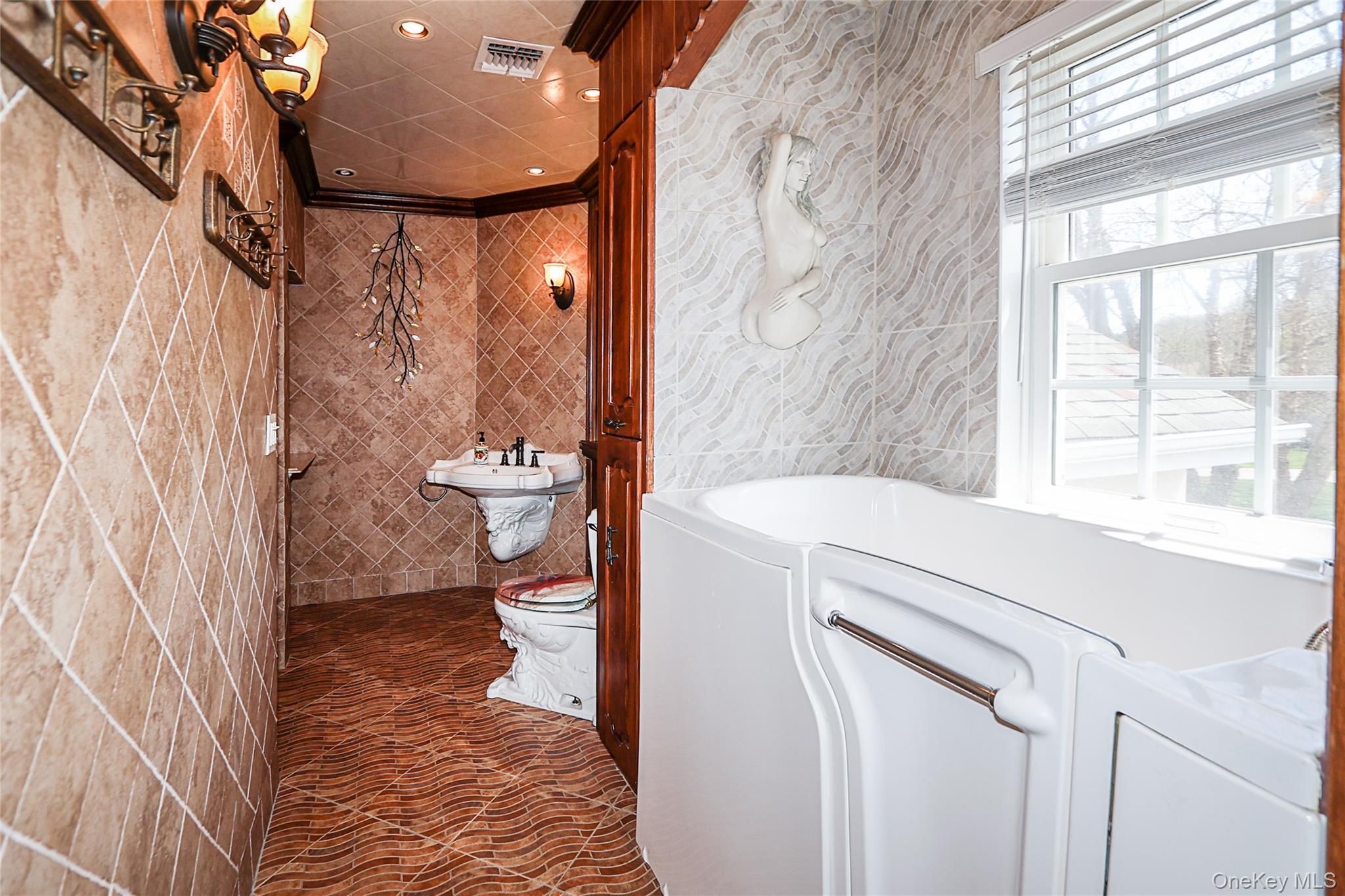 Condo Altessa  Suffolk County, NY 11747, MLS-987307-25