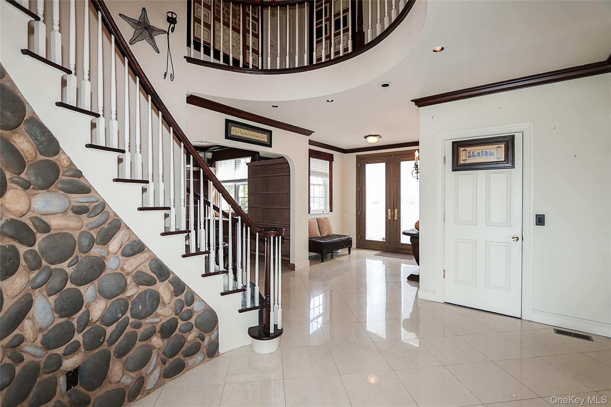 Condo Altessa  Suffolk County, NY 11747, MLS-987307-3