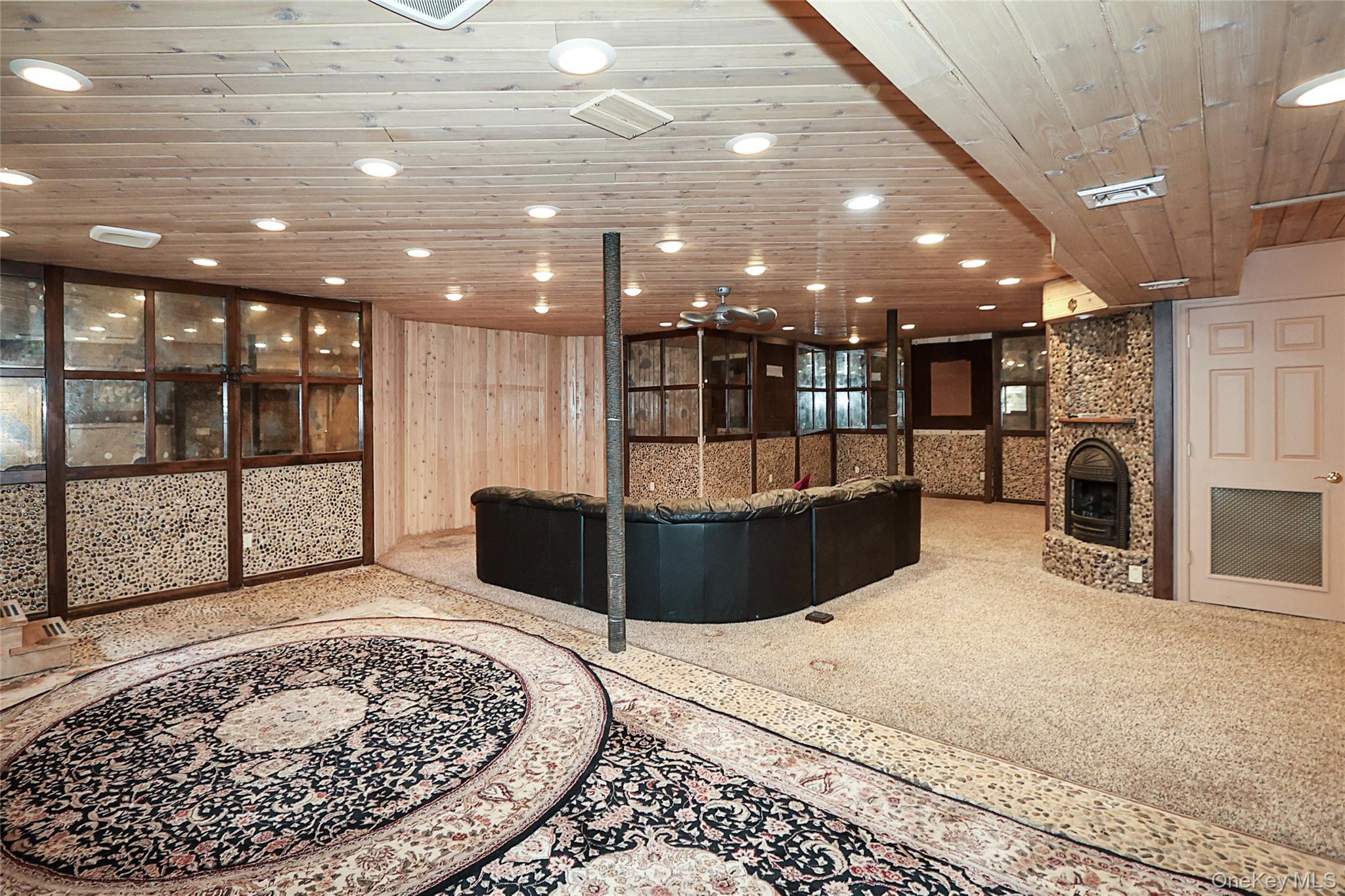 Condo Altessa  Suffolk County, NY 11747, MLS-987307-33