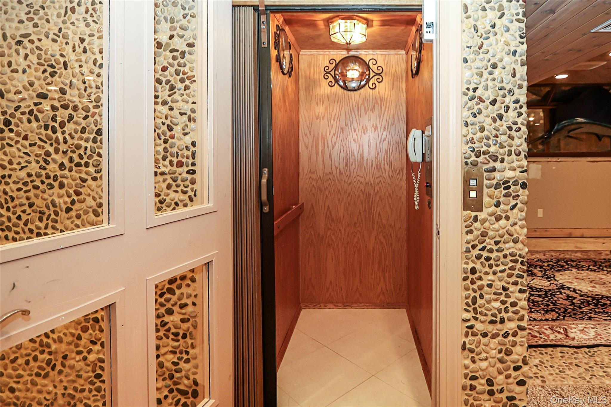 Condo Altessa  Suffolk County, NY 11747, MLS-987307-4