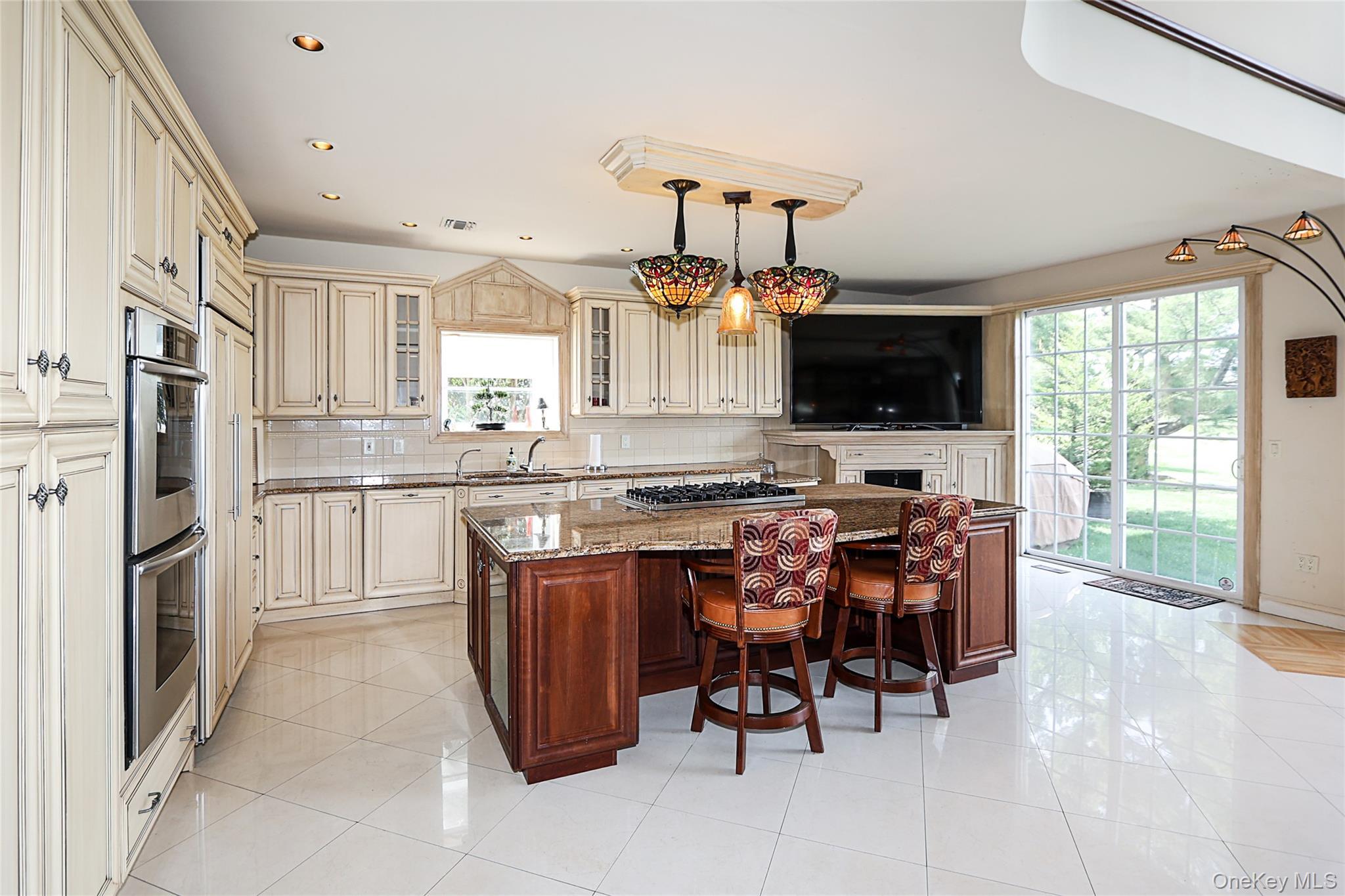 Condo Altessa  Suffolk County, NY 11747, MLS-987307-6