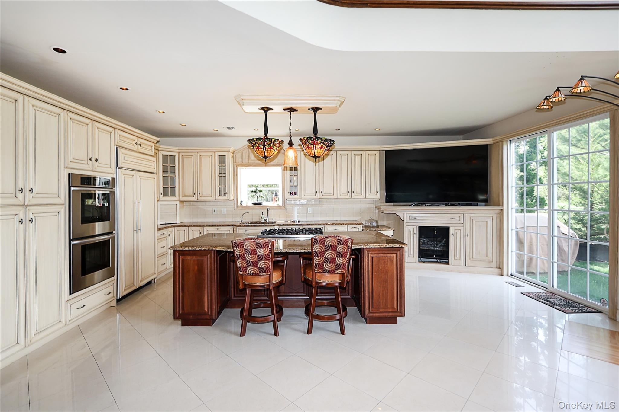 Condo Altessa  Suffolk County, NY 11747, MLS-987307-7