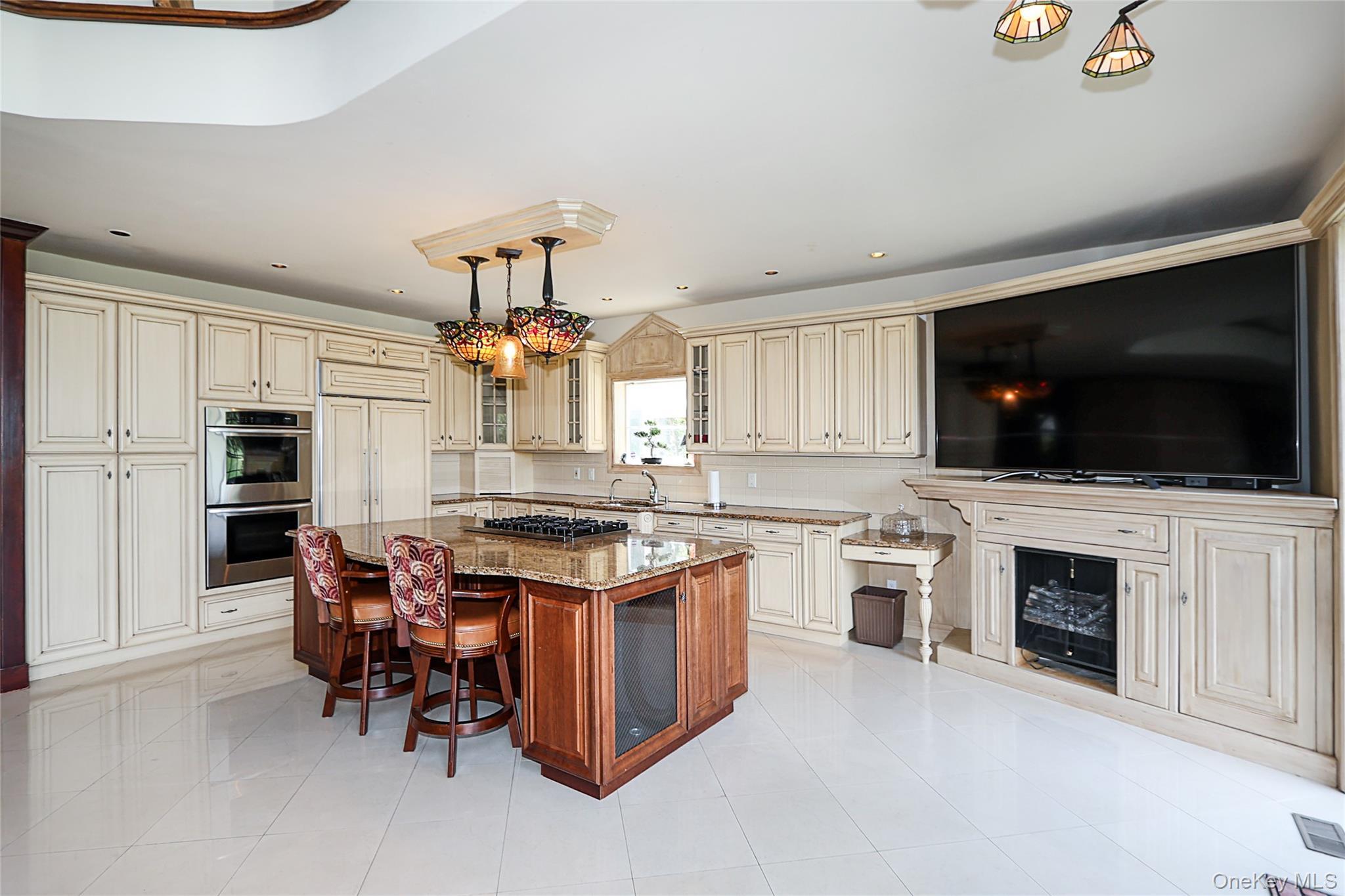 Condo Altessa  Suffolk County, NY 11747, MLS-987307-8