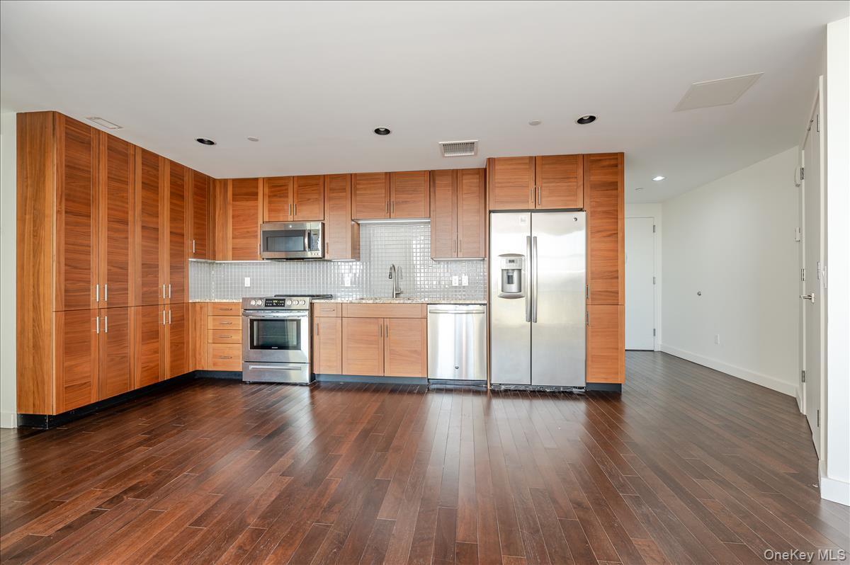 Condo 71st  Queens, NY 11375, MLS-987313-11