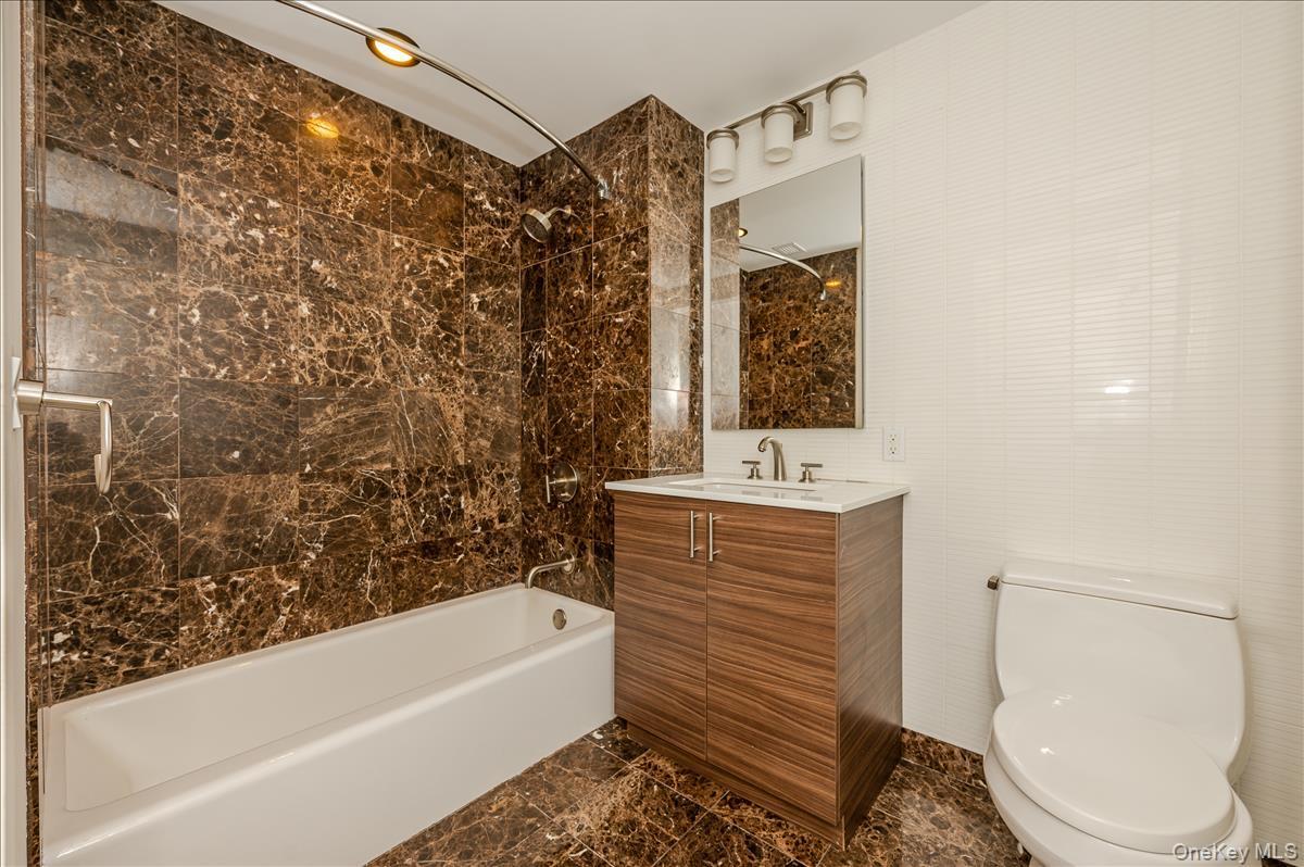 Condo 71st  Queens, NY 11375, MLS-987313-9