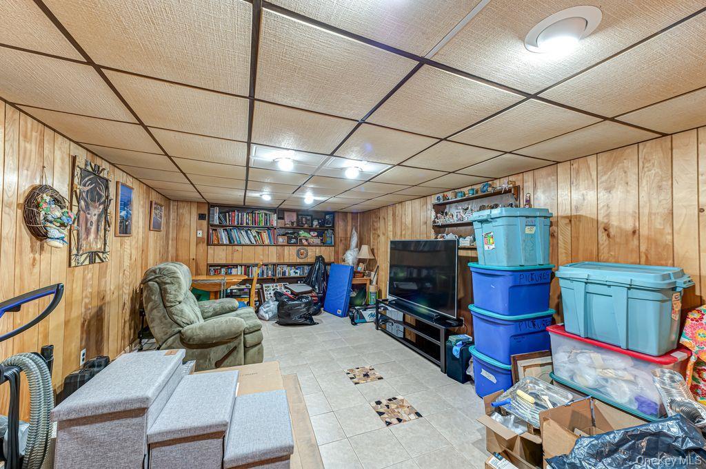 Single Family Cheltenham  Suffolk County, NY 11704, MLS-987322-26