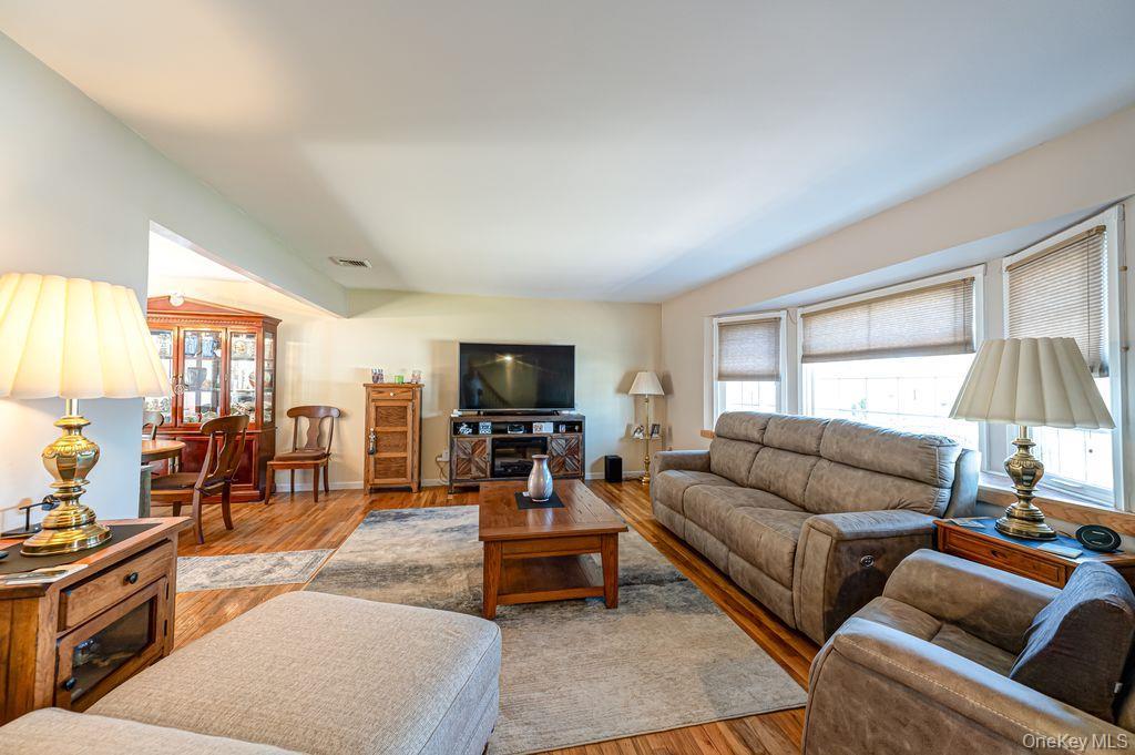 Single Family Cheltenham  Suffolk County, NY 11704, MLS-987322-5