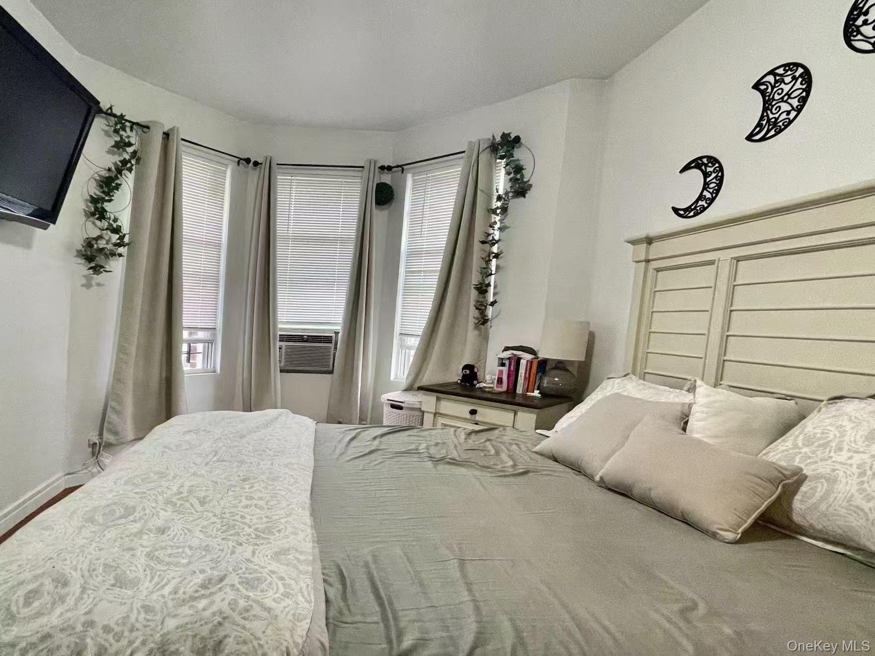 Single Family Mulford  Bronx, NY 10461, MLS-987353-6