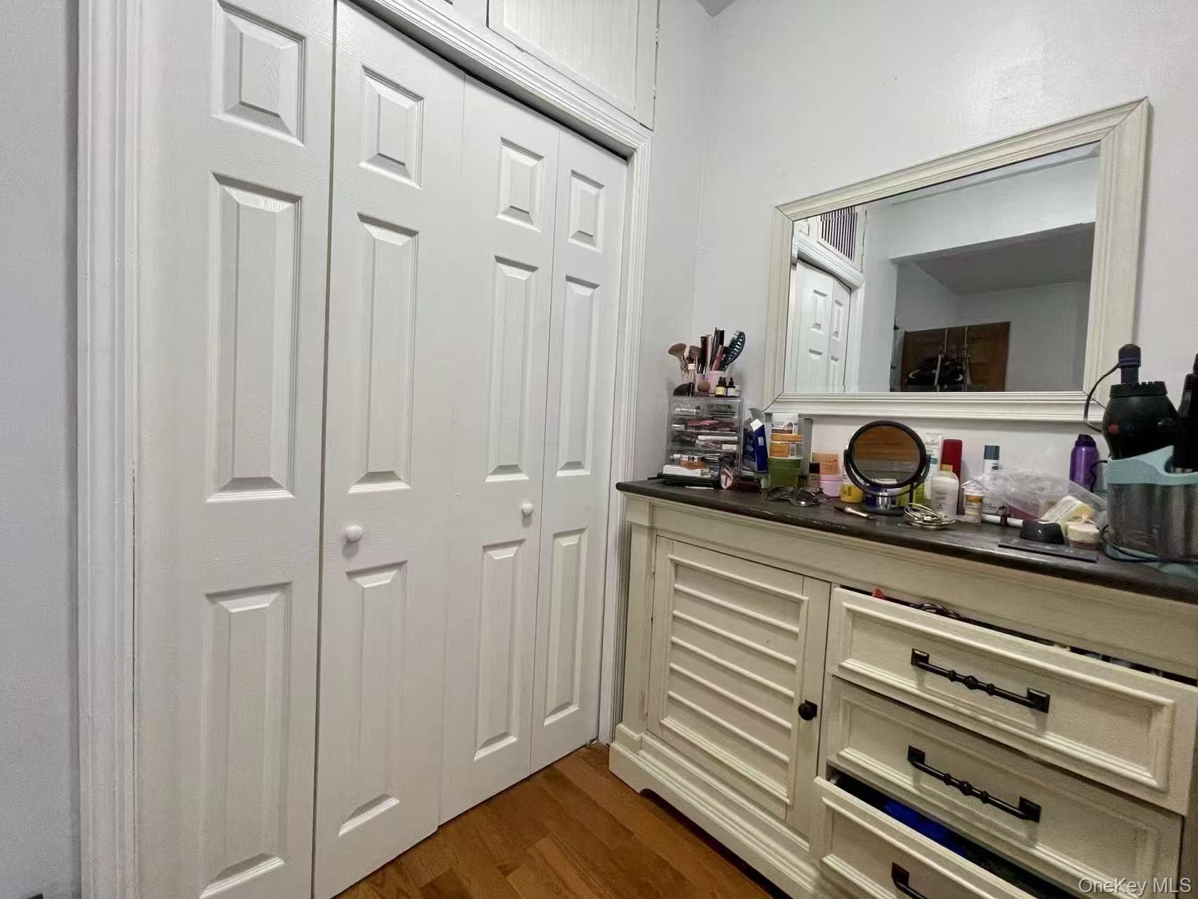 Single Family Mulford  Bronx, NY 10461, MLS-987353-7