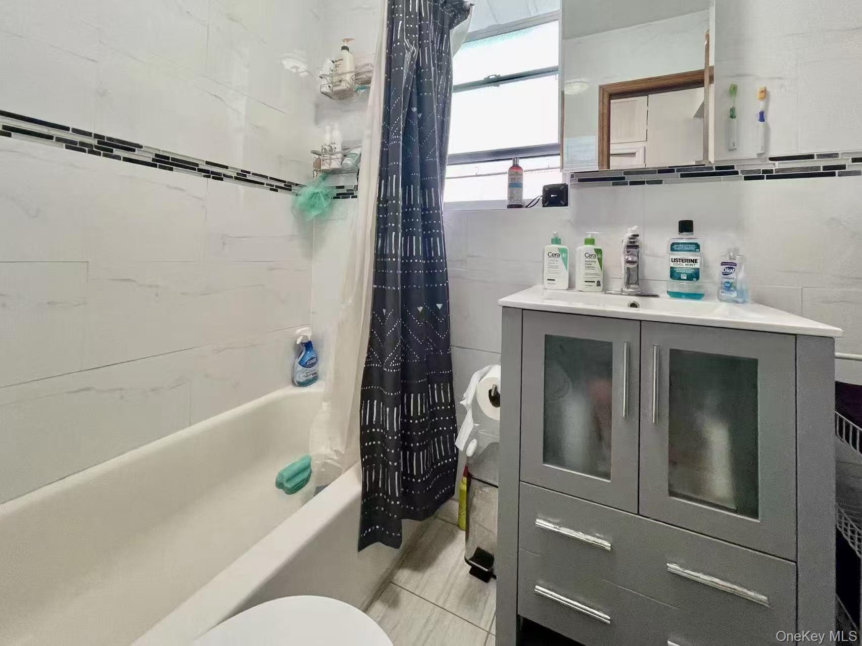 Single Family Mulford  Bronx, NY 10461, MLS-987353-8