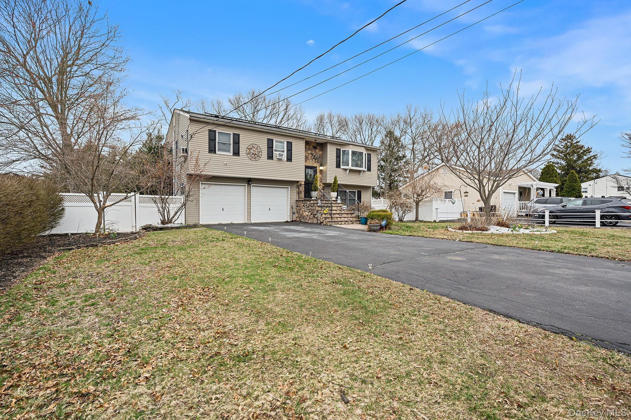 Single Family 4th  Suffolk County, NY 11779, MLS-987425-2
