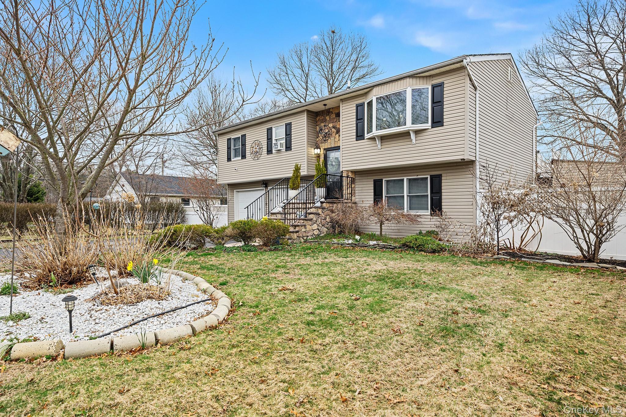 Single Family 4th  Suffolk County, NY 11779, MLS-987425-3