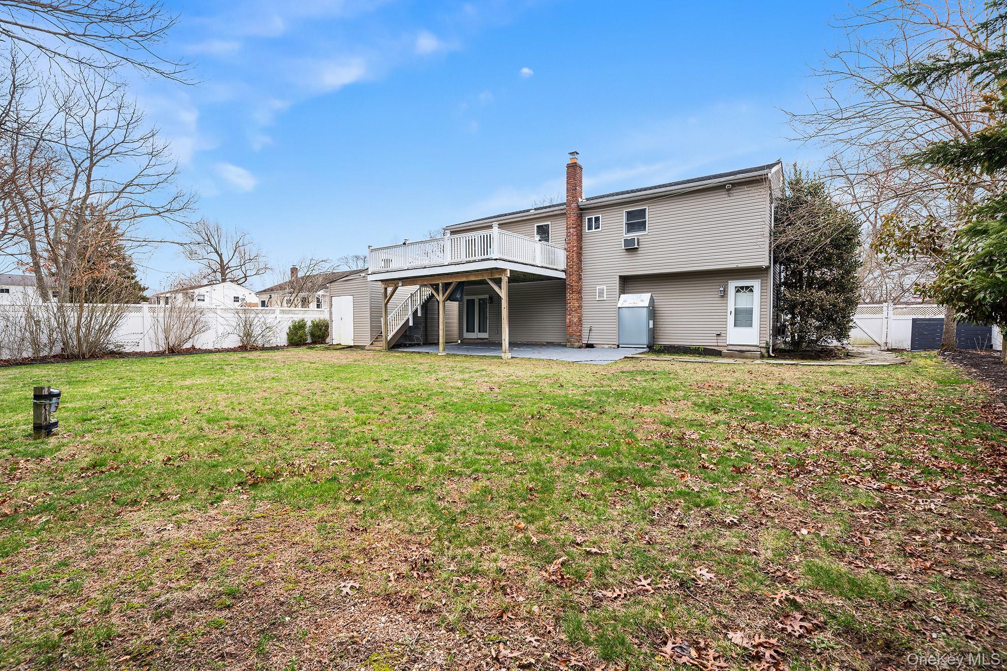 Single Family 4th  Suffolk County, NY 11779, MLS-987425-37