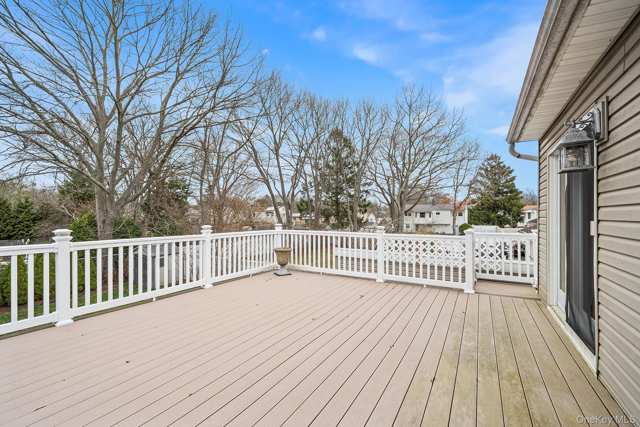 Single Family 4th  Suffolk County, NY 11779, MLS-987425-5
