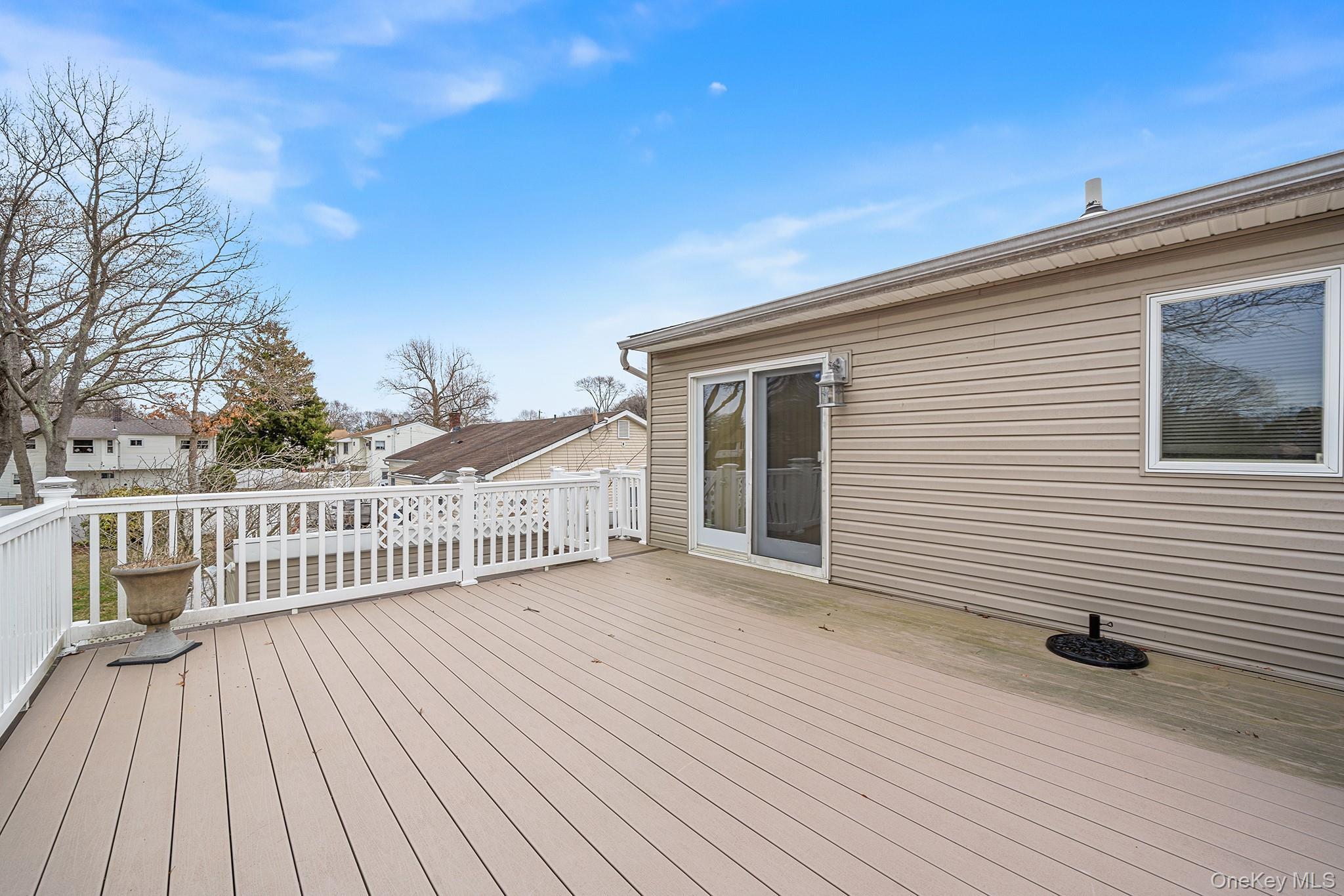 Single Family 4th  Suffolk County, NY 11779, MLS-987425-6