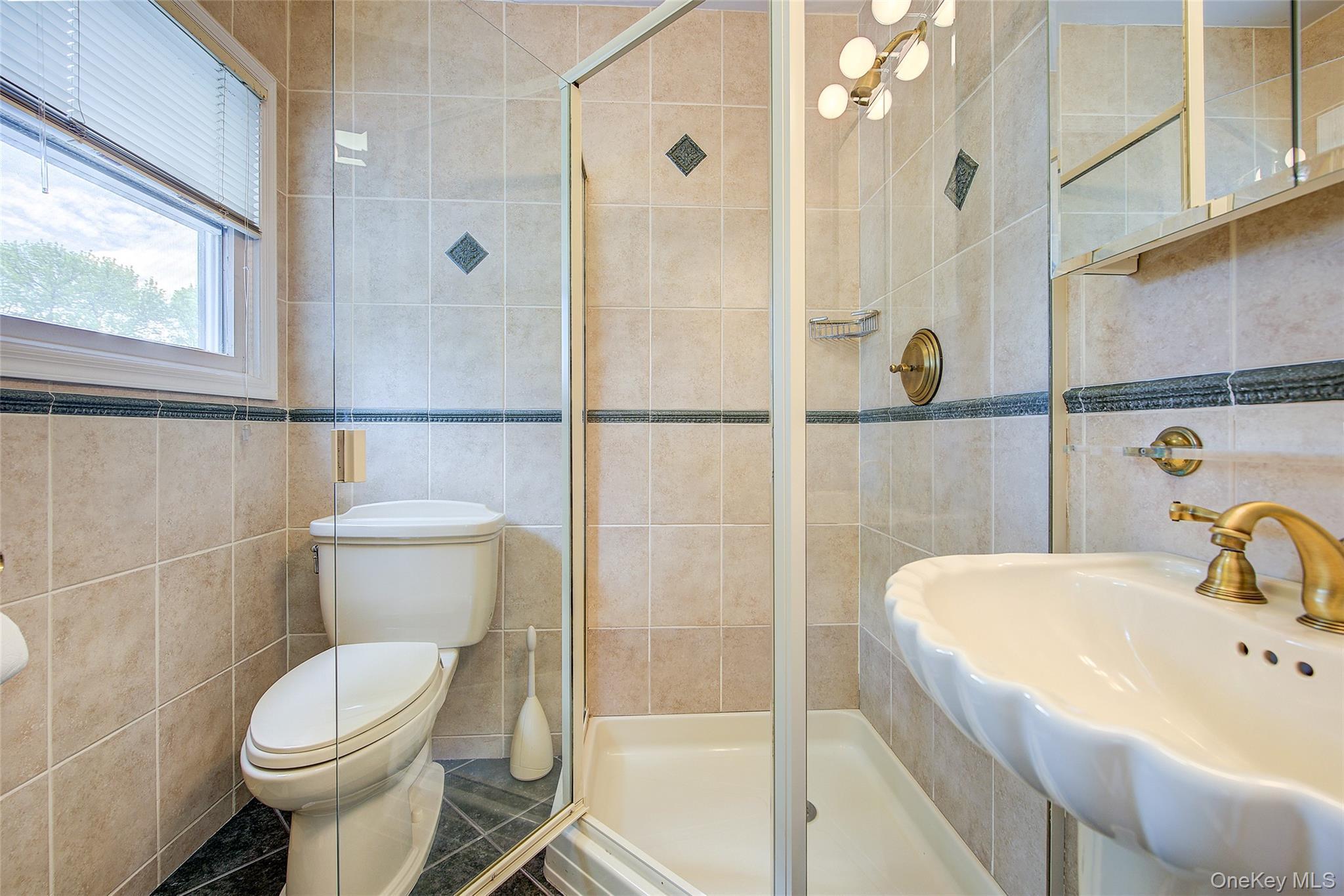 Single Family 166th Street Queens, NY 11365, MLS-987434-32