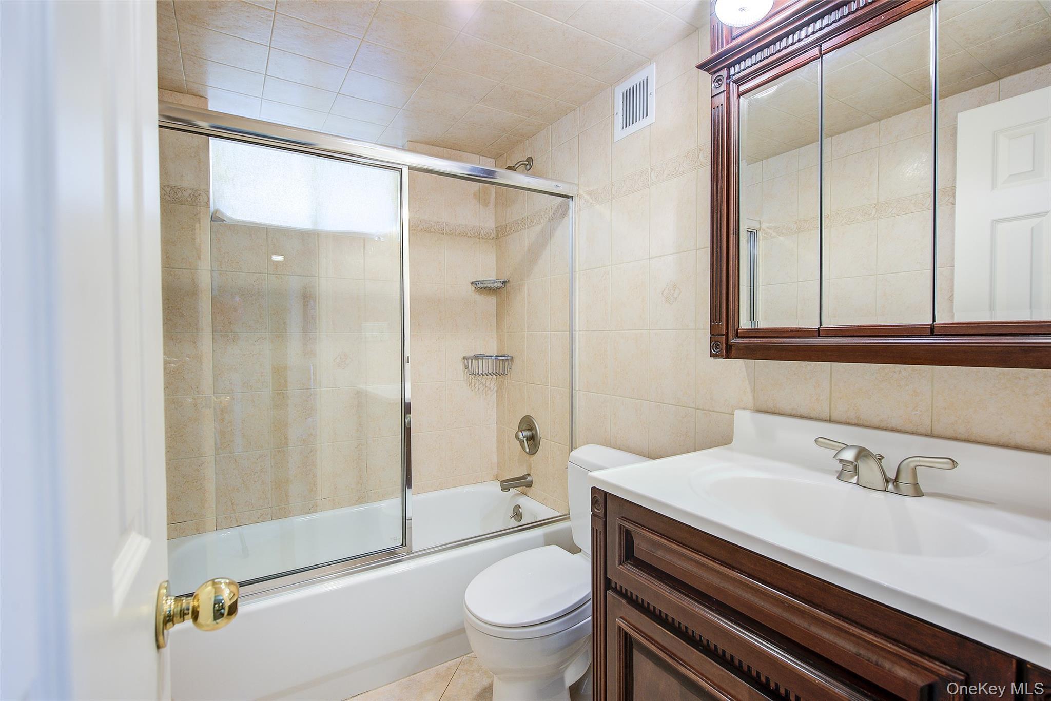 Single Family 166th Street Queens, NY 11365, MLS-987434-40