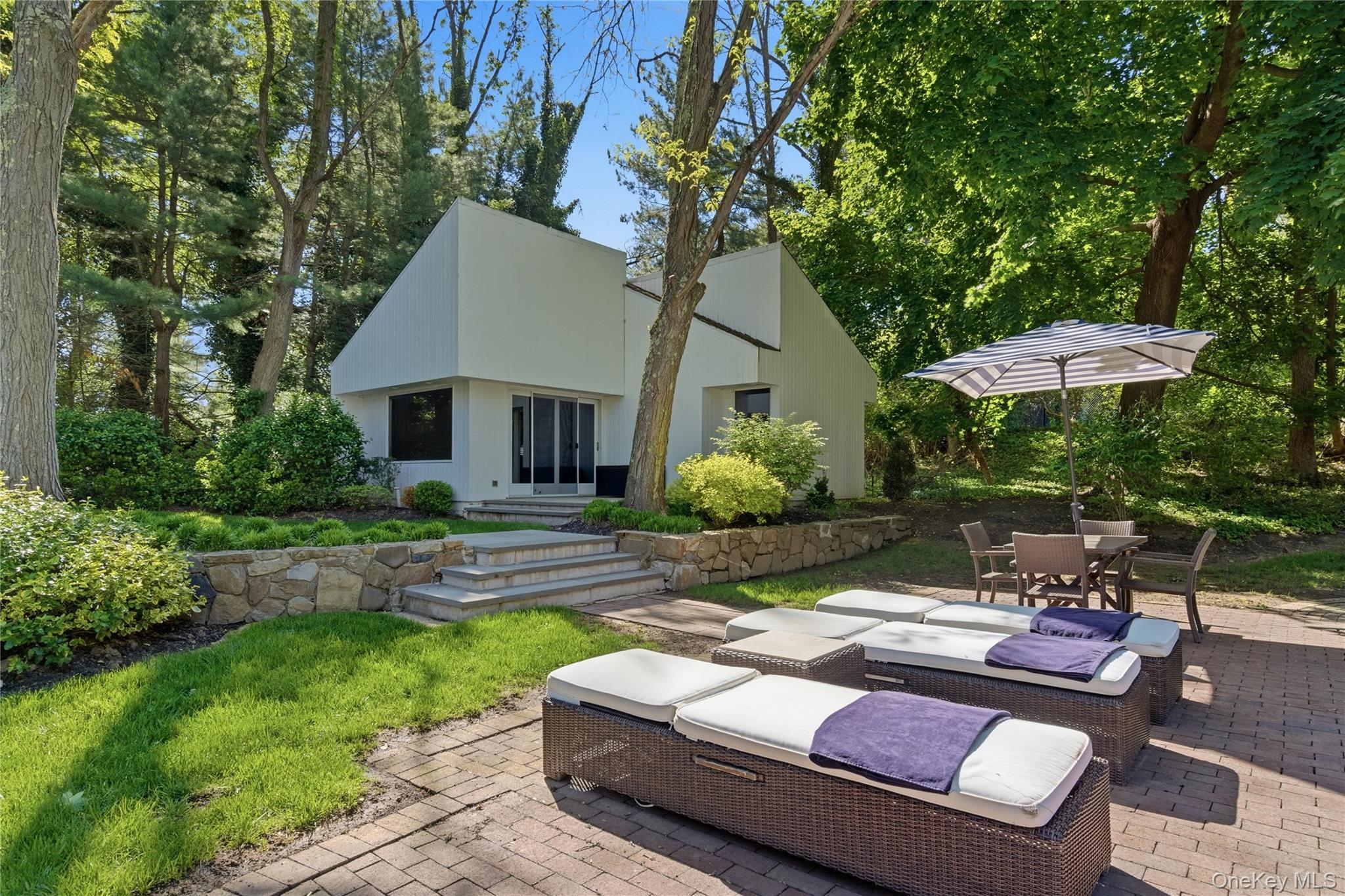 Single Family Hoaglands Lane  Nassau County, NY 11545, MLS-987442-37
