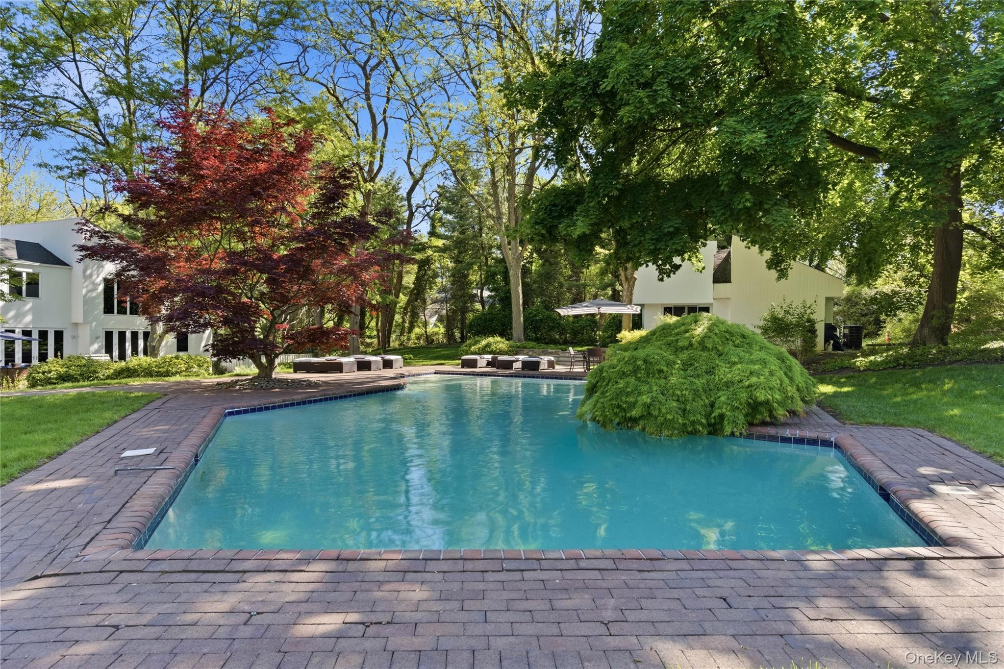Single Family Hoaglands Lane  Nassau County, NY 11545, MLS-987442-39