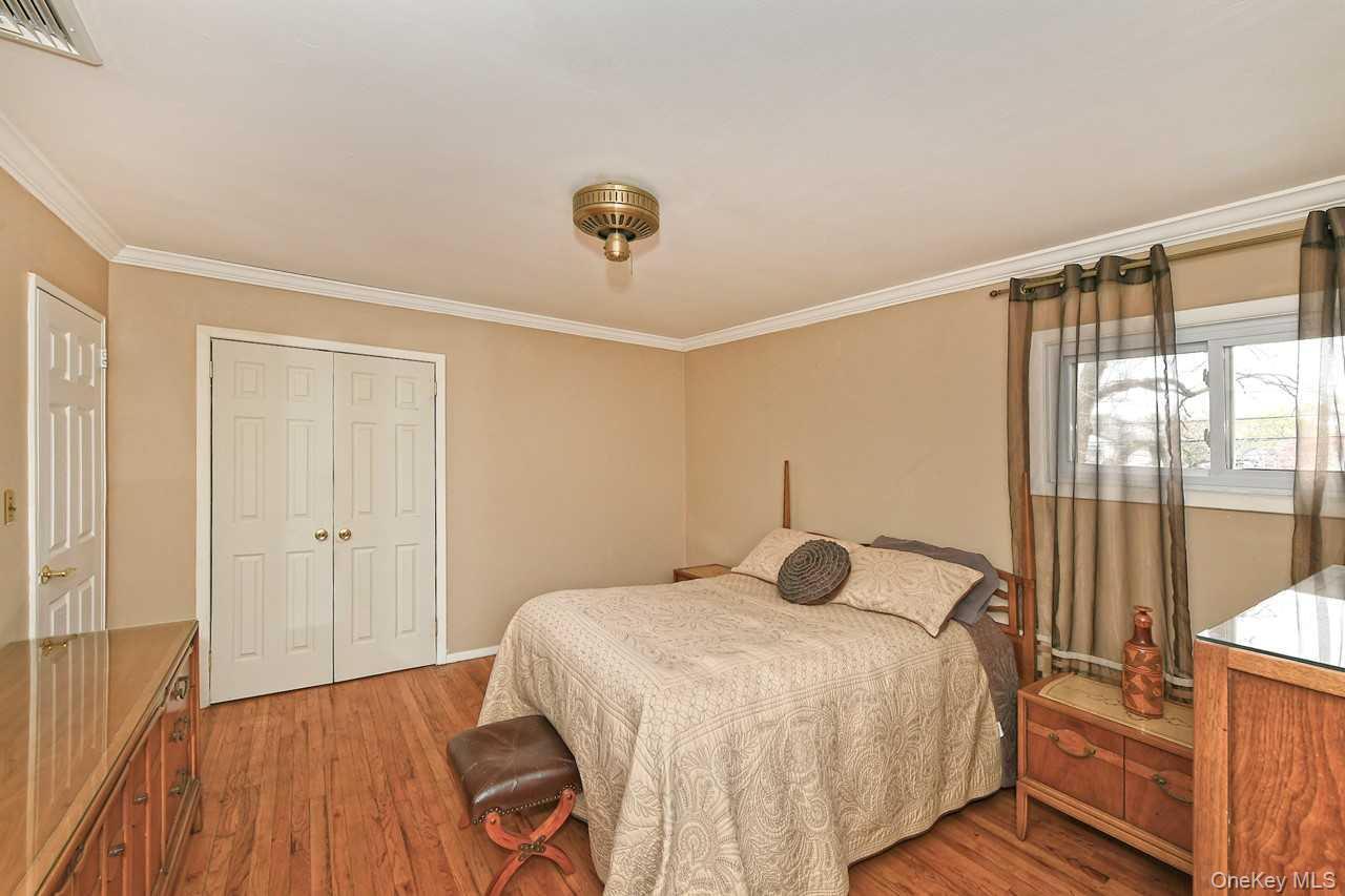 Single Family Charles  Nassau County, NY 11758, MLS-987499-23