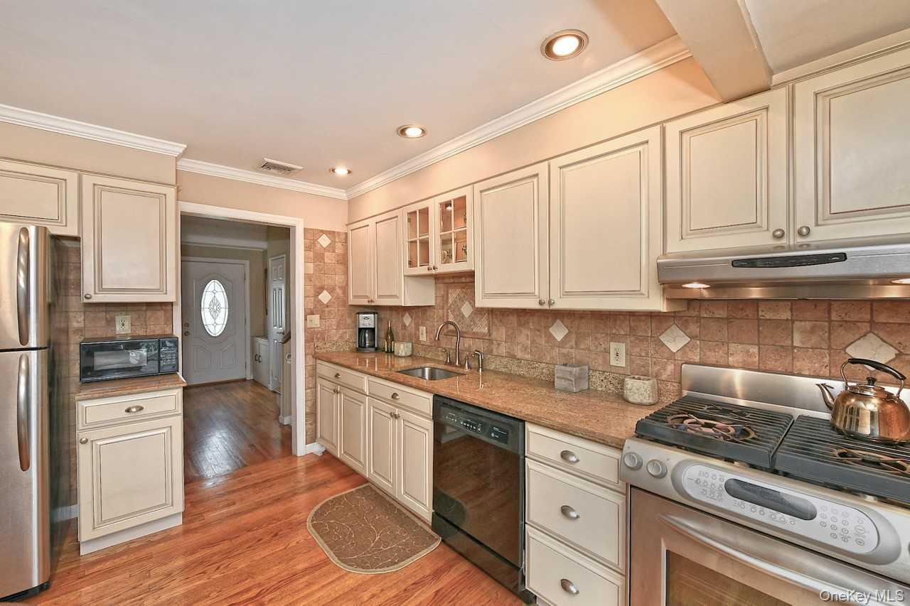 Single Family Charles  Nassau County, NY 11758, MLS-987499-6