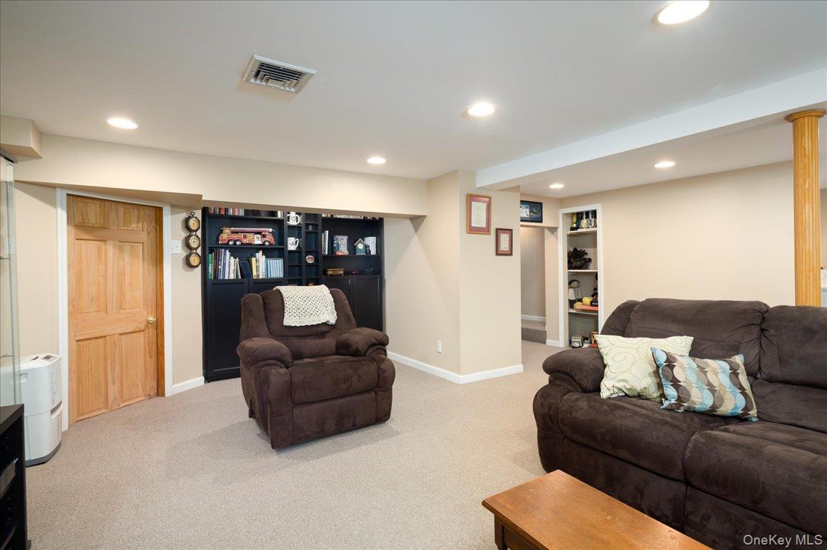 Single Family Durham  Nassau County, NY 11554, MLS-987543-20