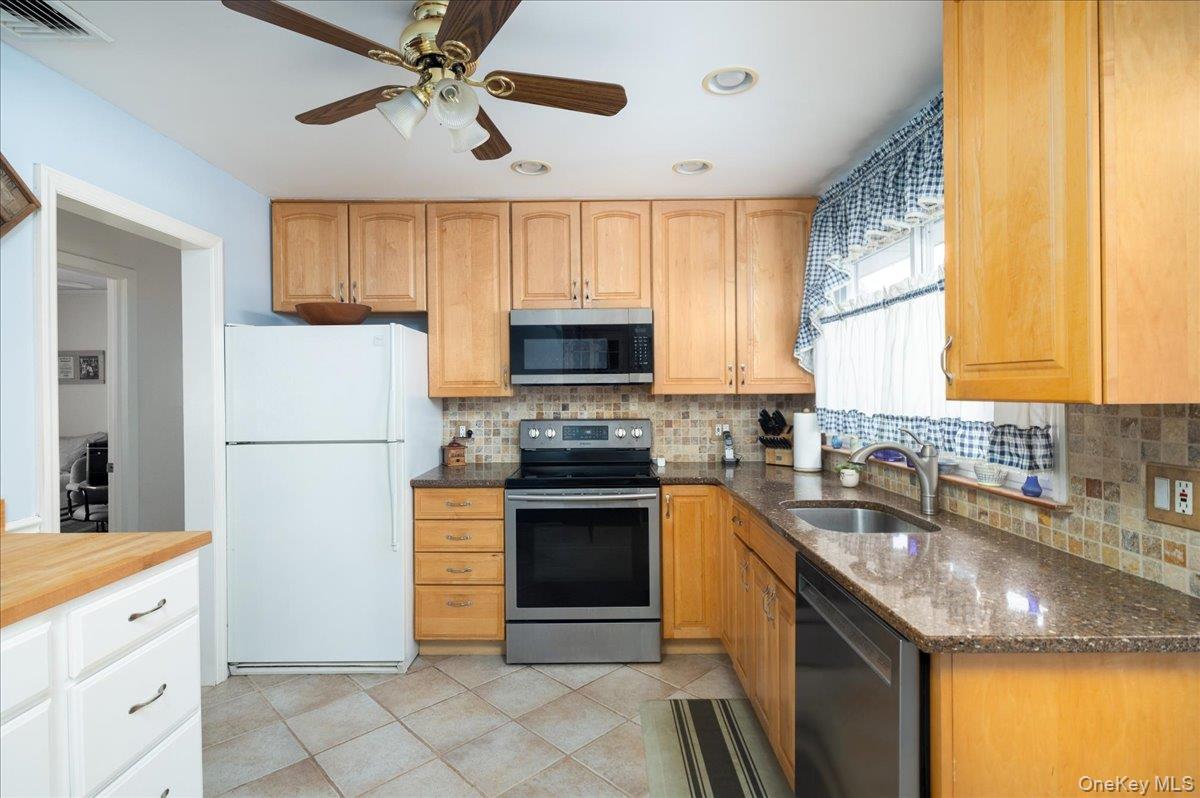 Single Family Durham  Nassau County, NY 11554, MLS-987543-7