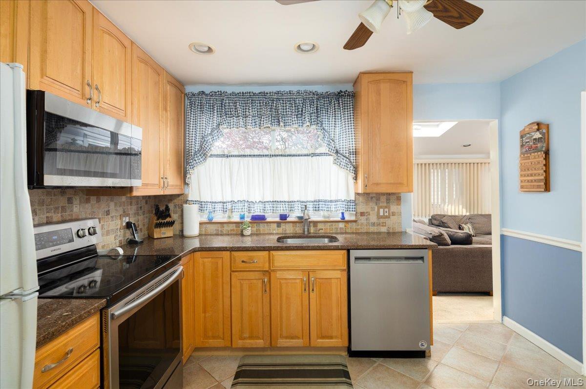 Single Family Durham  Nassau County, NY 11554, MLS-987543-8