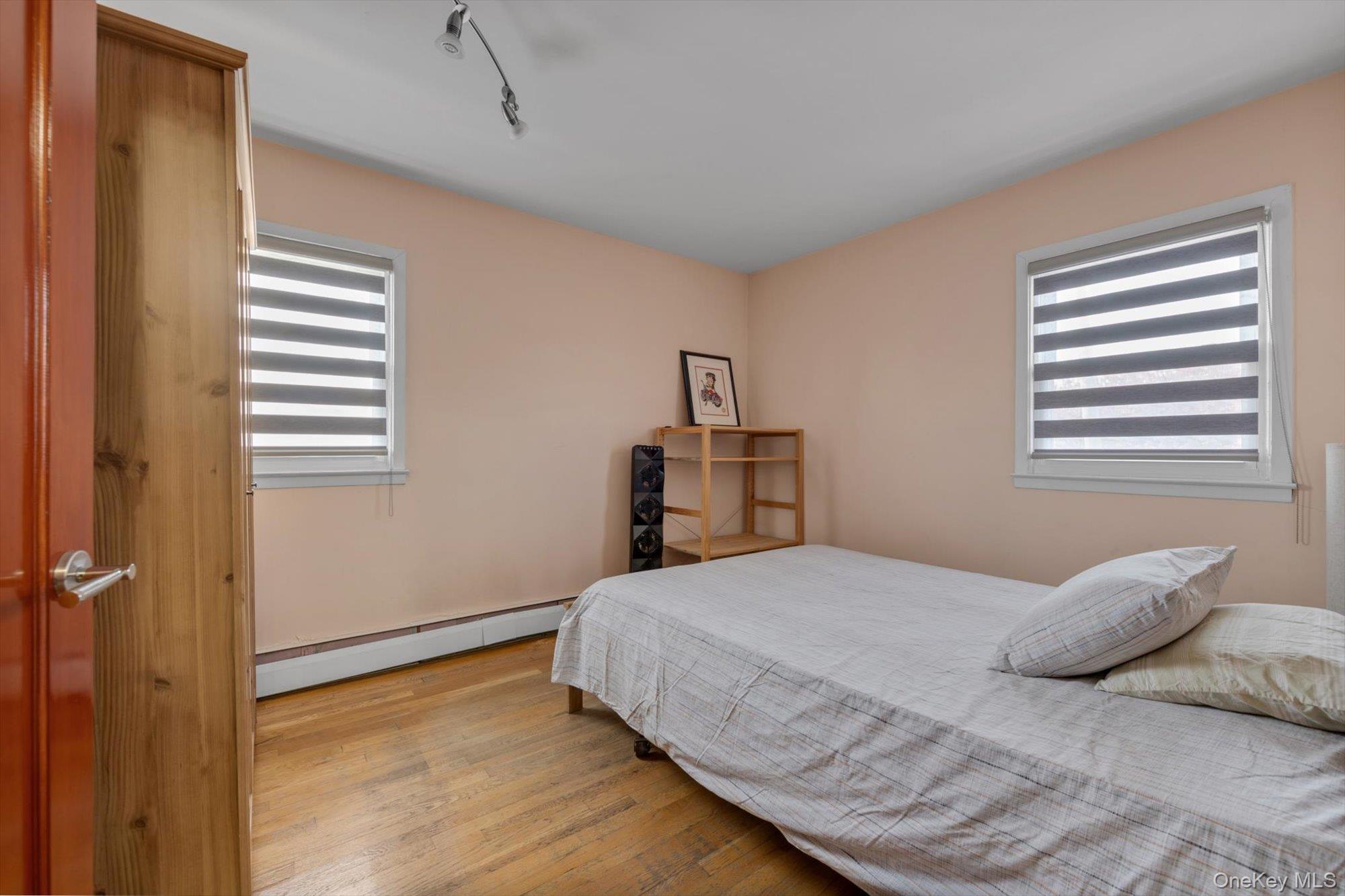 Single Family Sherwood Street Nassau County, NY 11581, MLS-987552-16
