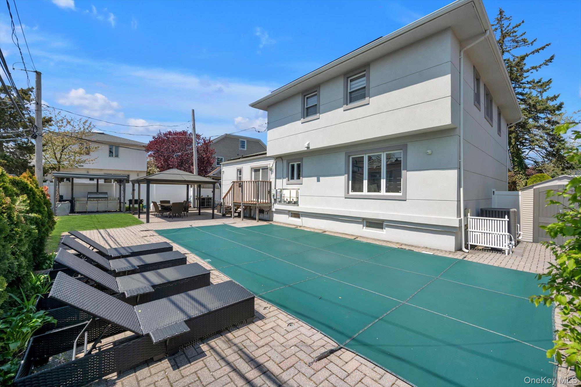 Single Family Sherwood Street Nassau County, NY 11581, MLS-987552-22