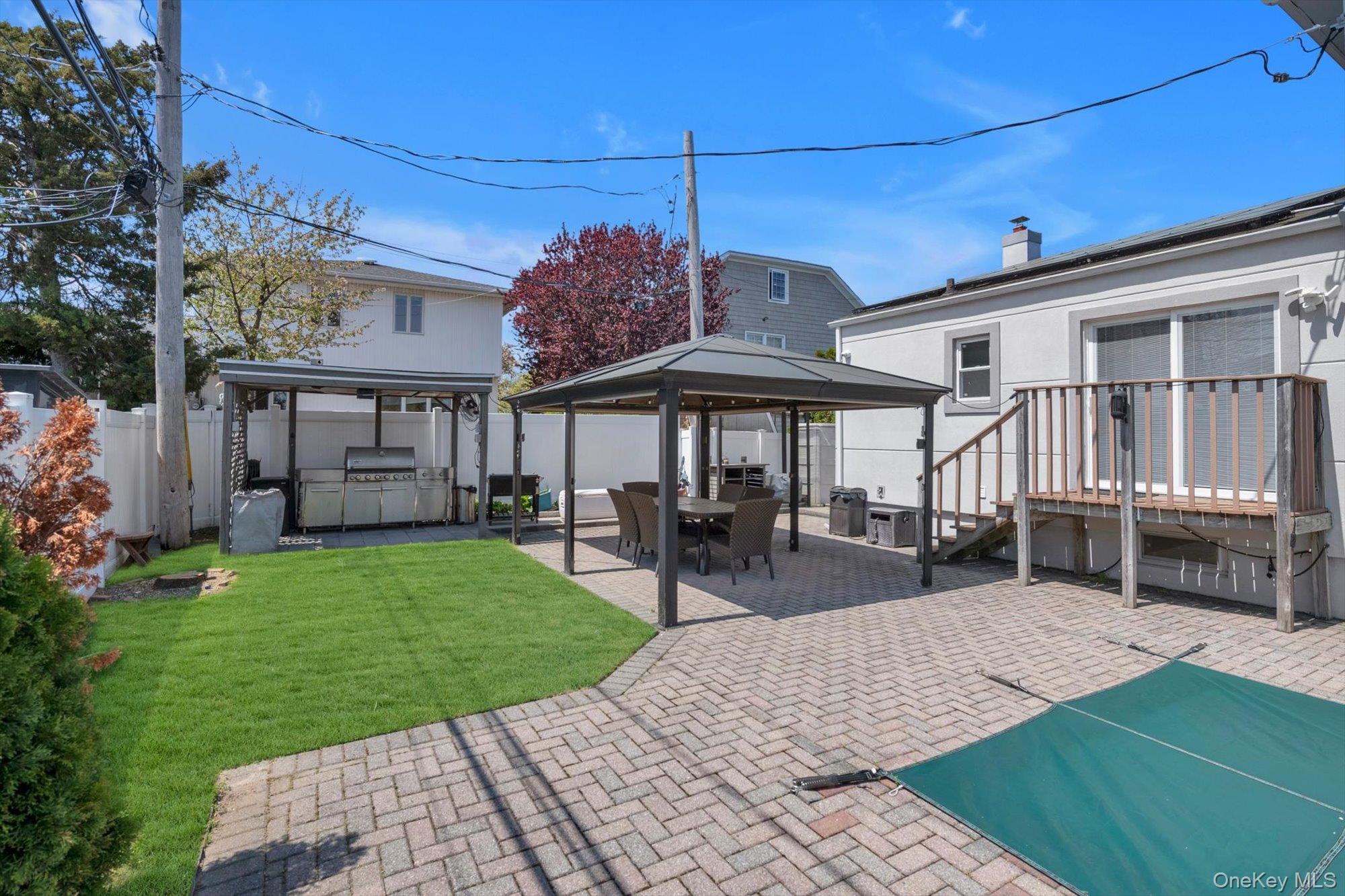Single Family Sherwood Street Nassau County, NY 11581, MLS-987552-24