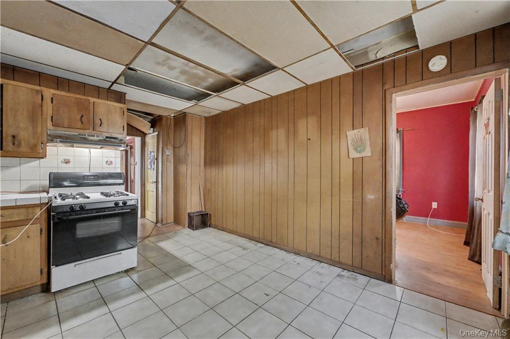 Single Family 9th  Westchester County, NY 10550, MLS-987592-17