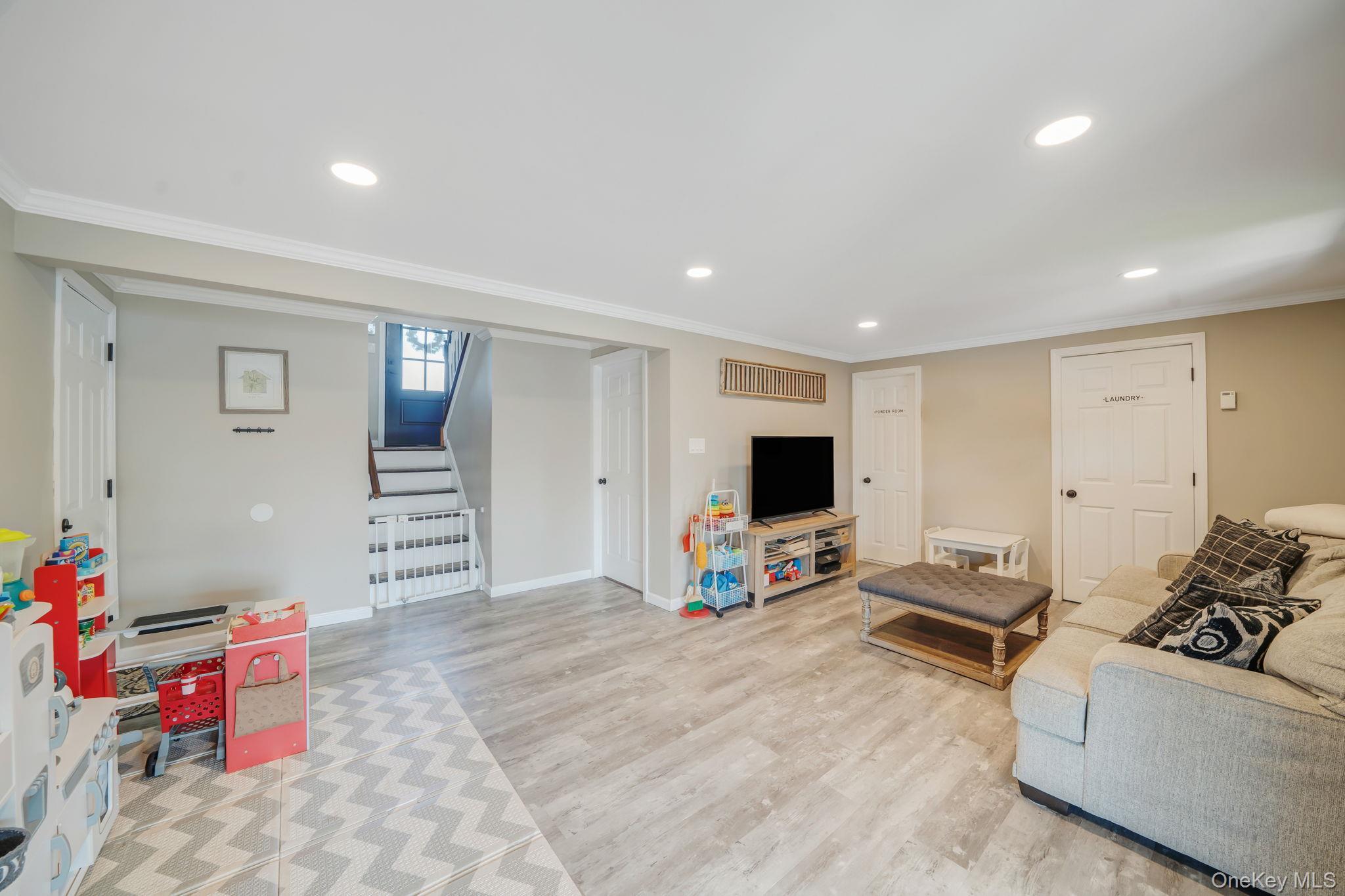 Single Family Nimbus  Suffolk County, NY 11741, MLS-987620-16