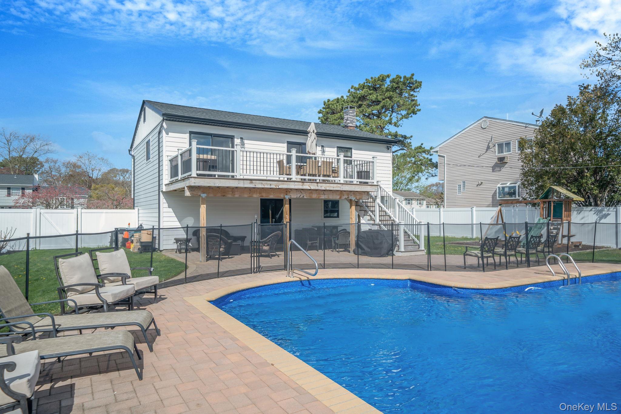 Single Family Nimbus  Suffolk County, NY 11741, MLS-987620-18