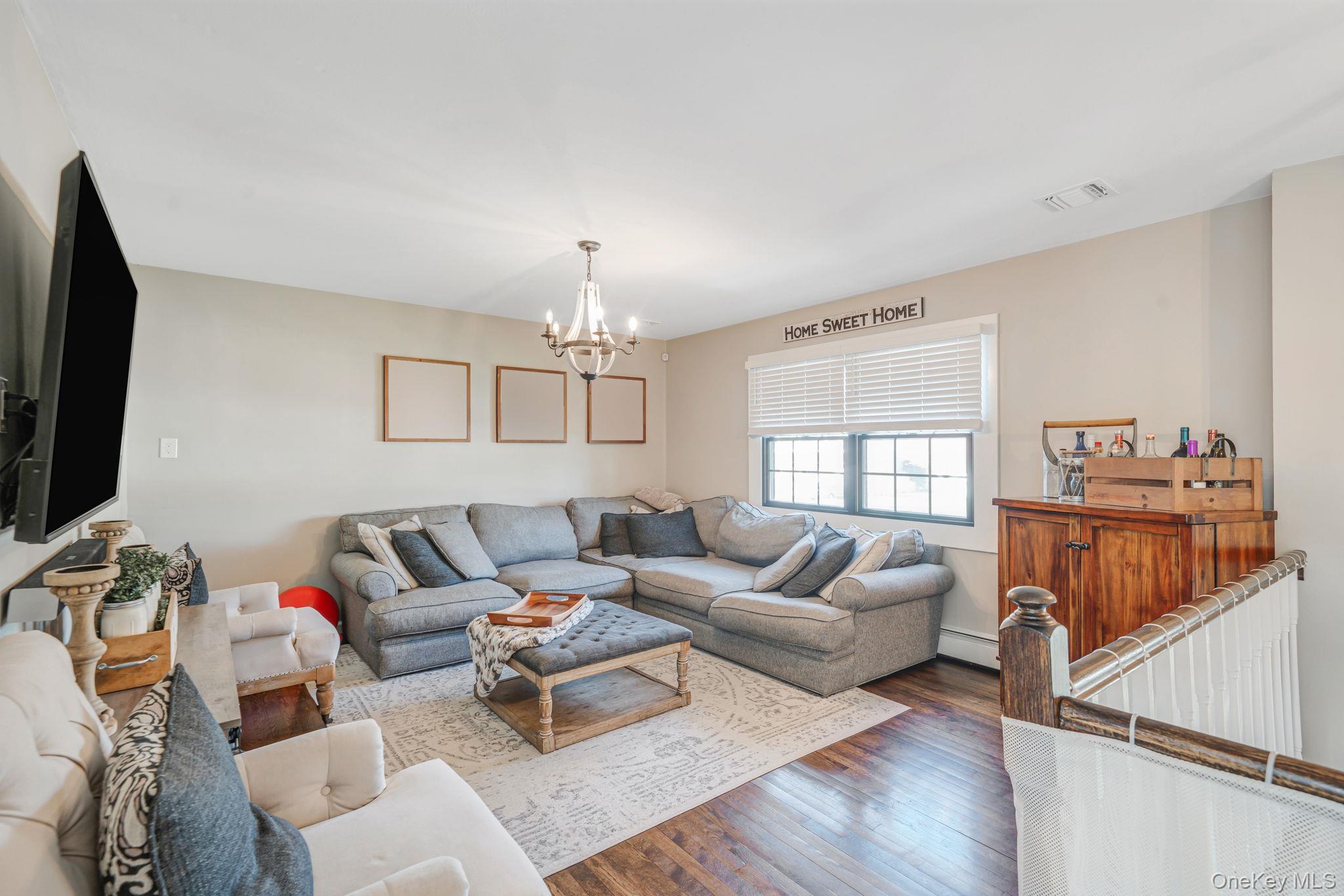 Single Family Nimbus  Suffolk County, NY 11741, MLS-987620-5