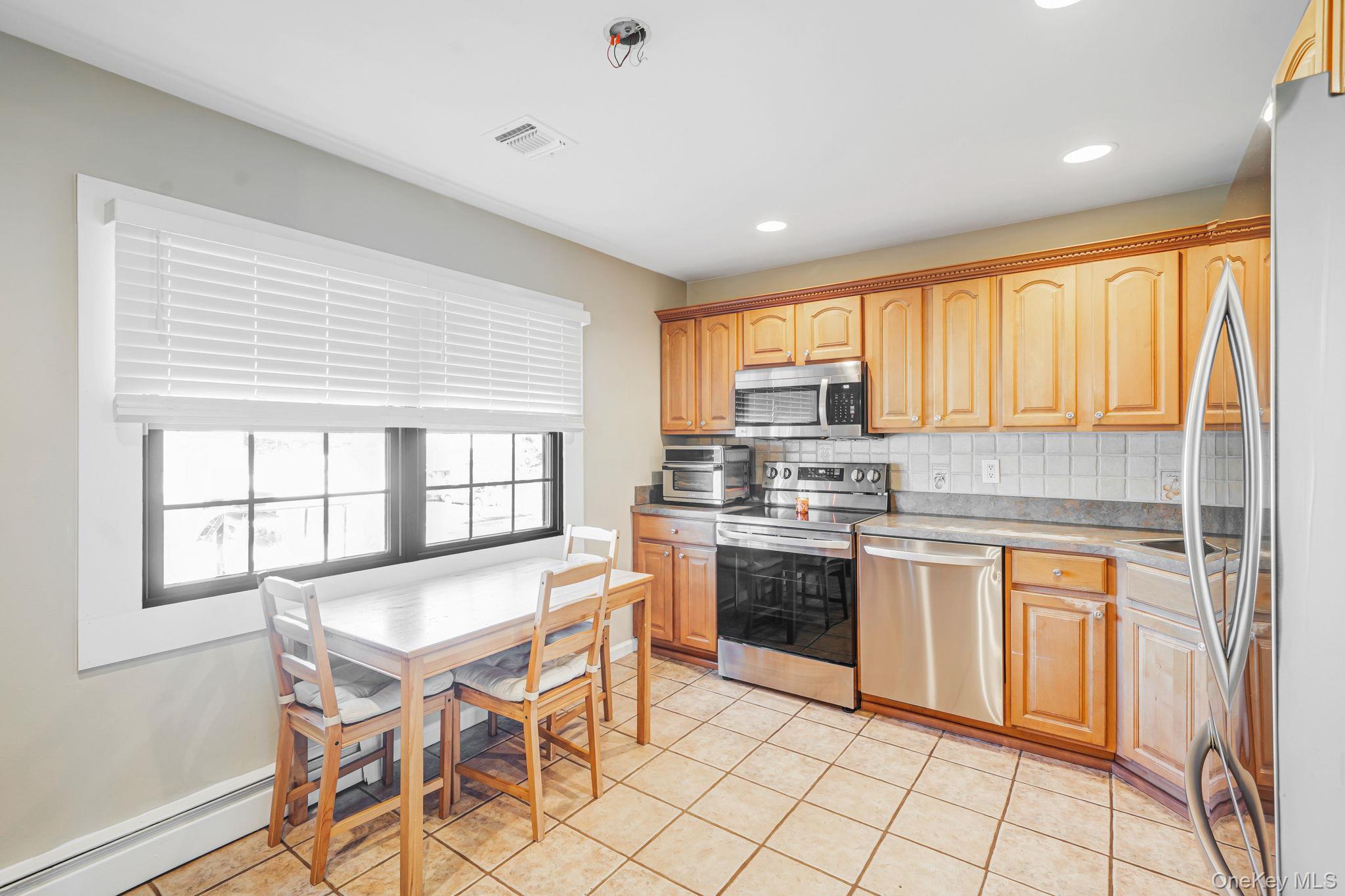 Single Family Nimbus  Suffolk County, NY 11741, MLS-987620-6