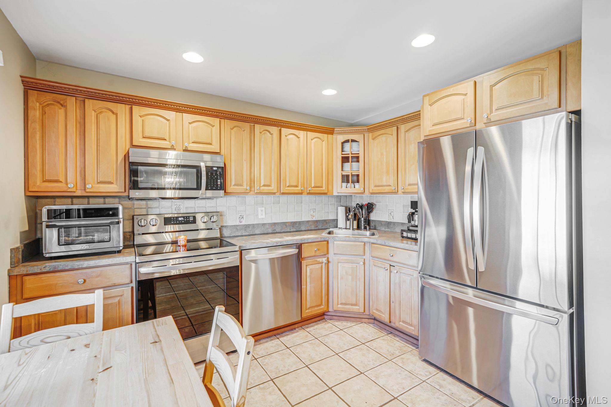 Single Family Nimbus  Suffolk County, NY 11741, MLS-987620-7