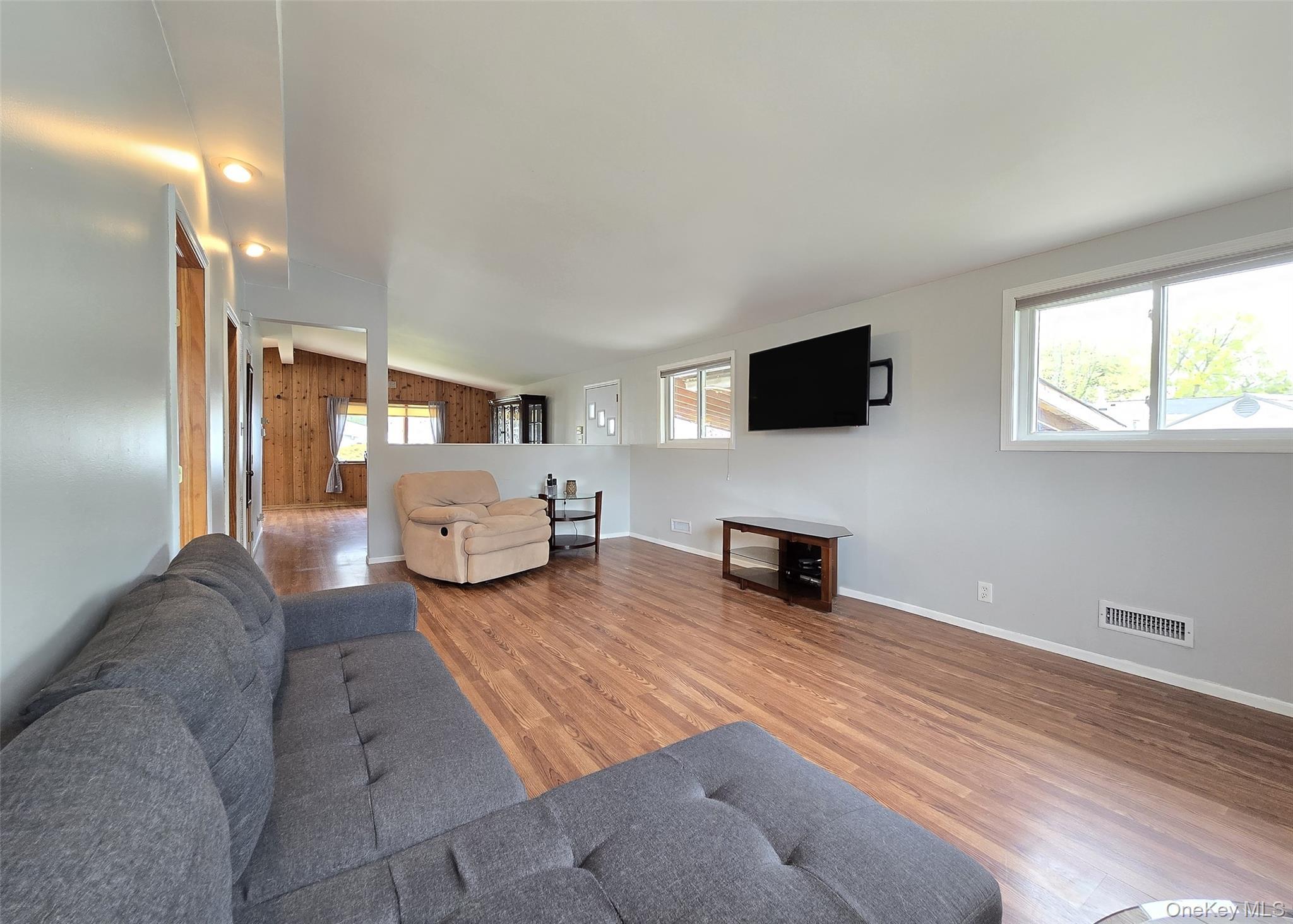 Single Family Peter  Suffolk County, NY 11779, MLS-987630-3