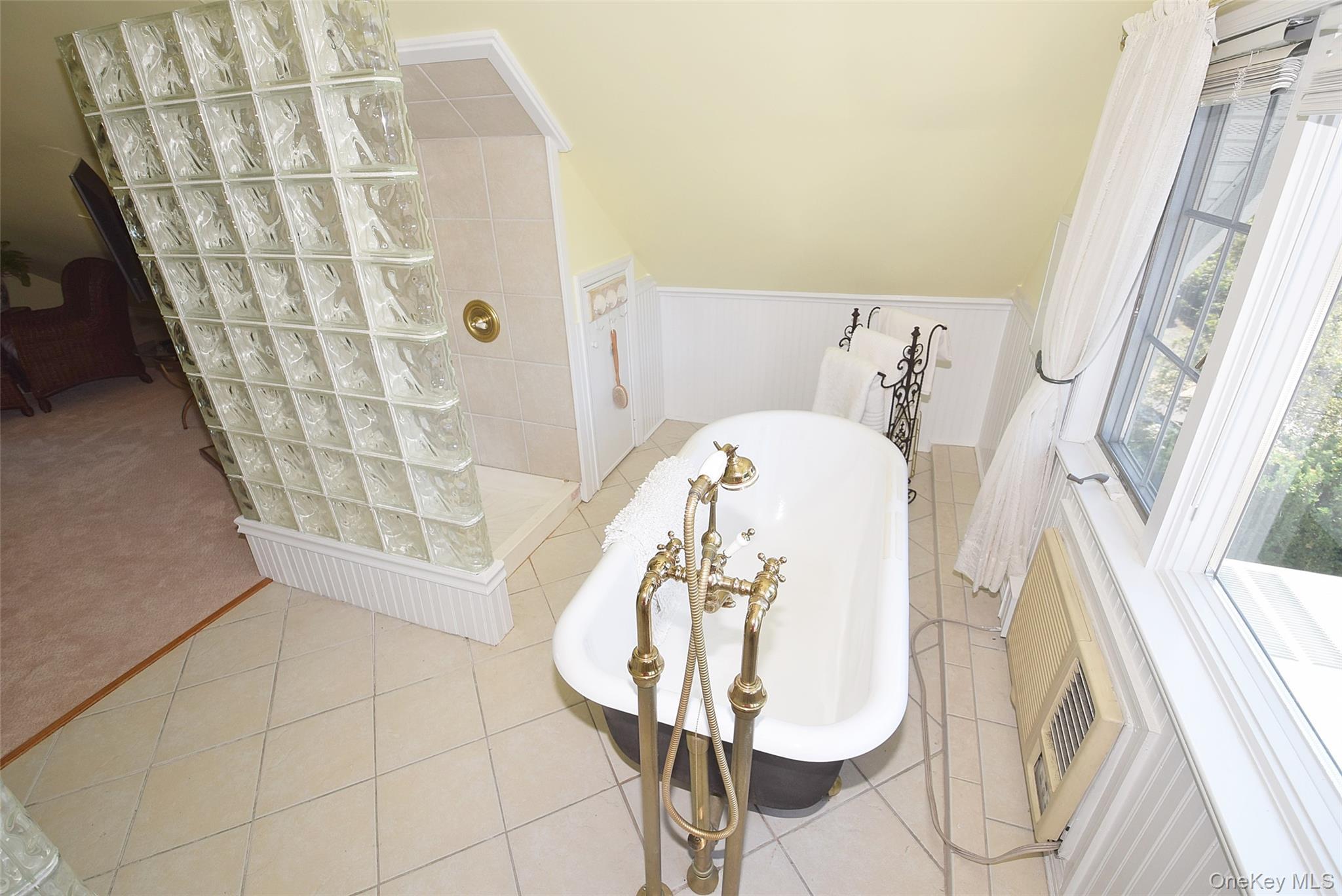 Single Family Westmoreland Street Queens, NY 11363, MLS-987650-24