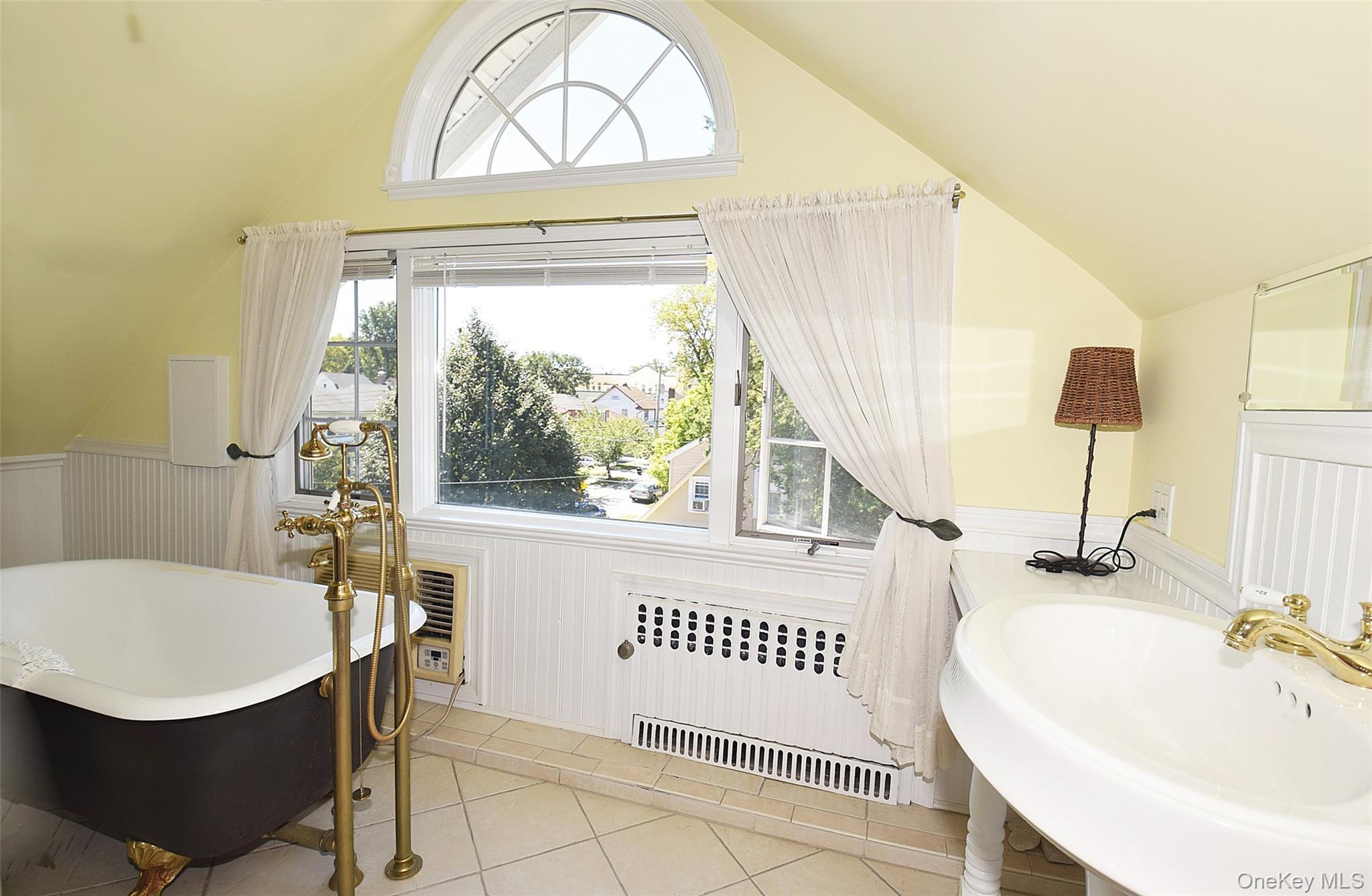 Single Family Westmoreland Street Queens, NY 11363, MLS-987650-25
