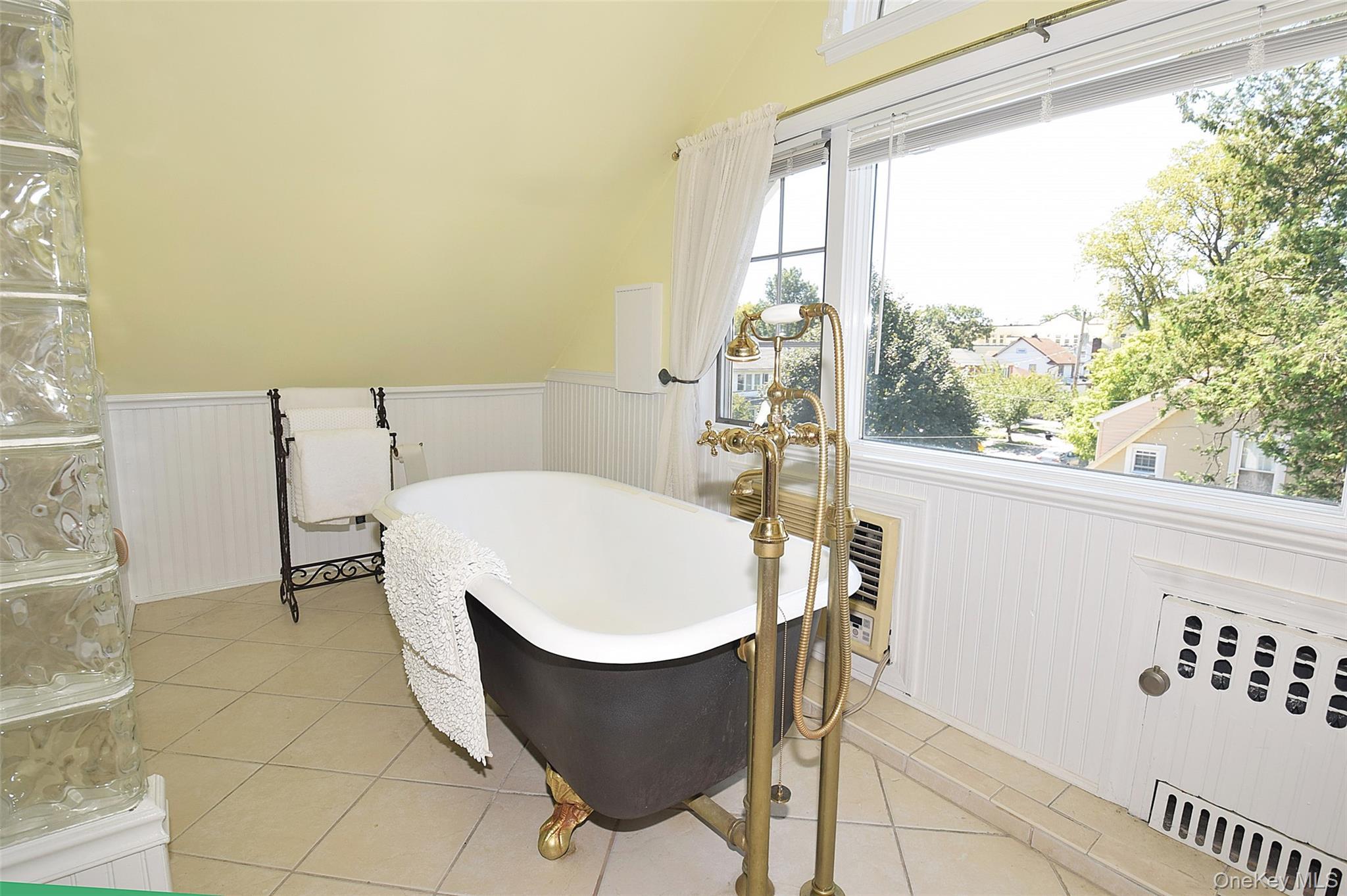 Single Family Westmoreland Street Queens, NY 11363, MLS-987650-27