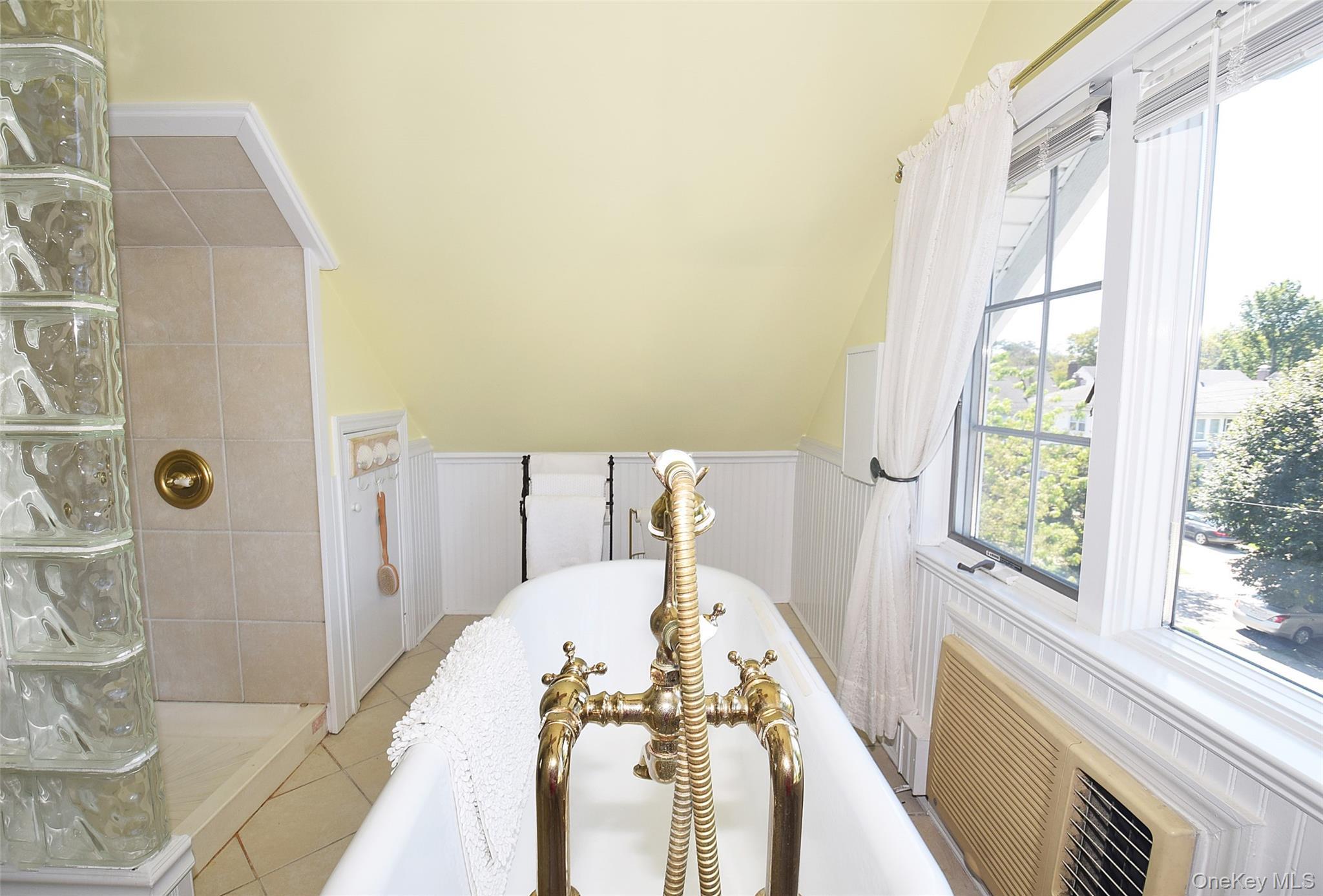 Single Family Westmoreland Street Queens, NY 11363, MLS-987650-28