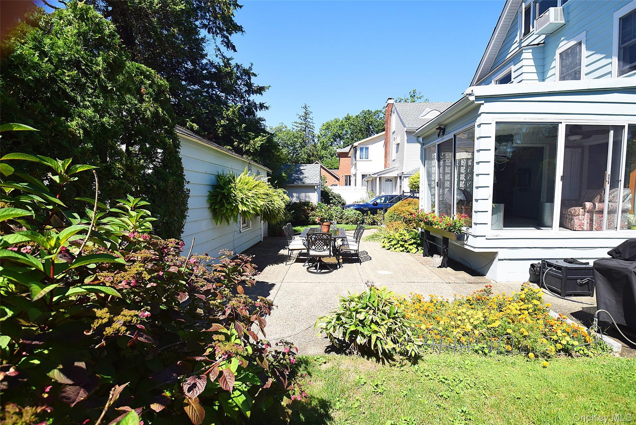 Single Family Westmoreland Street Queens, NY 11363, MLS-987650-36