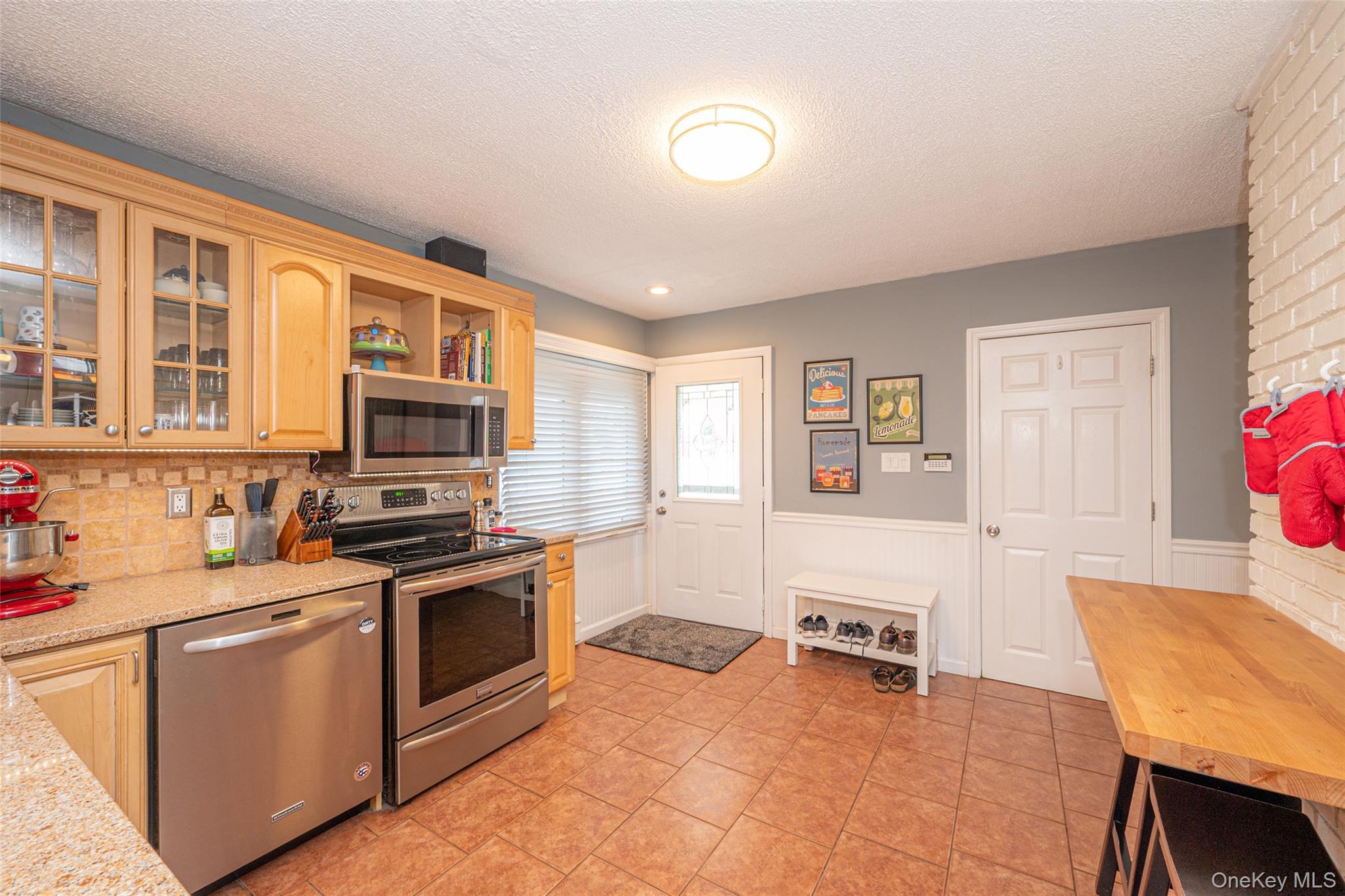 Single Family Orchid  Nassau County, NY 11756, MLS-987669-15