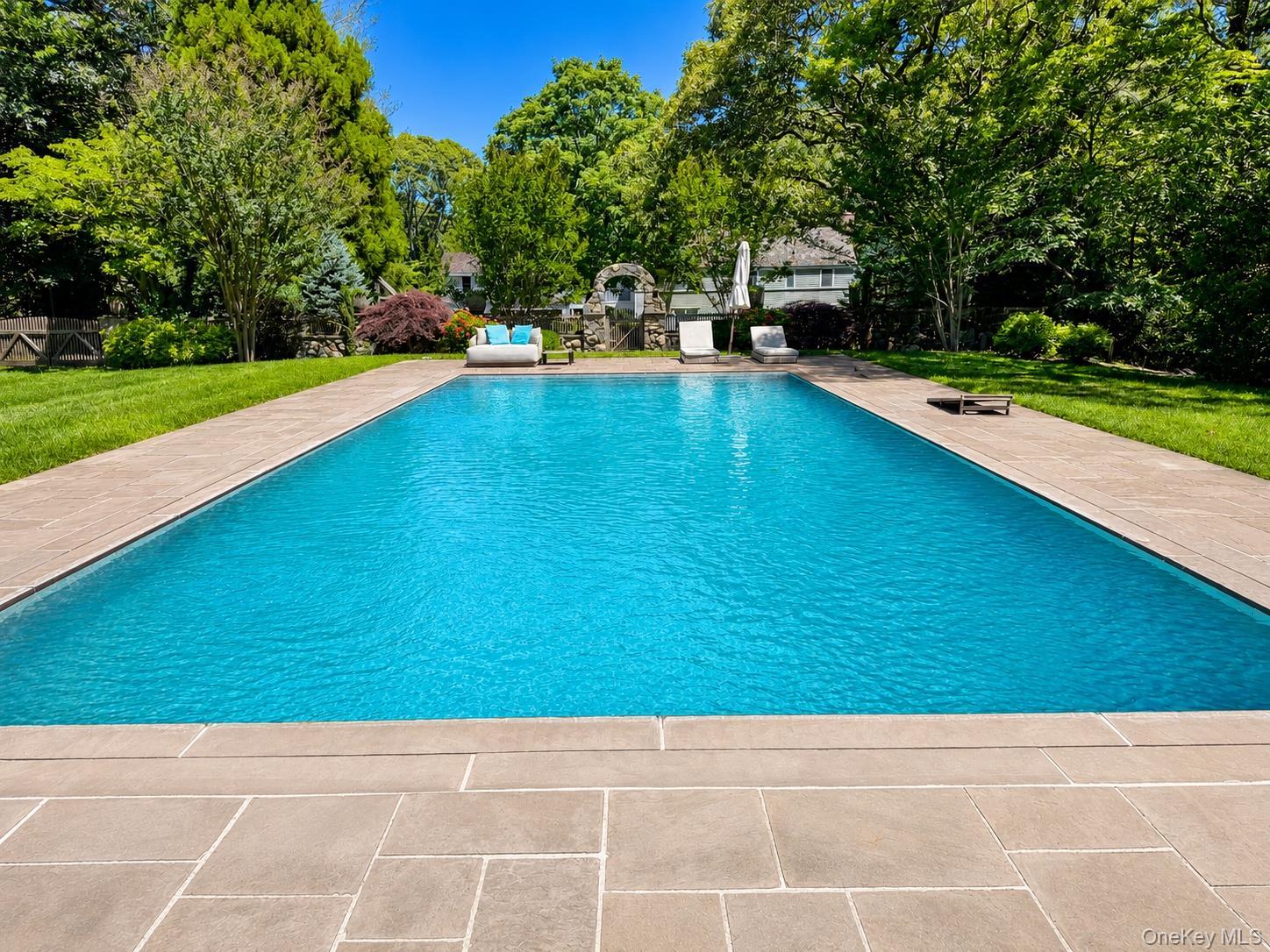 Single Family W Neck Road  Suffolk County, NY 11743, MLS-987719-39