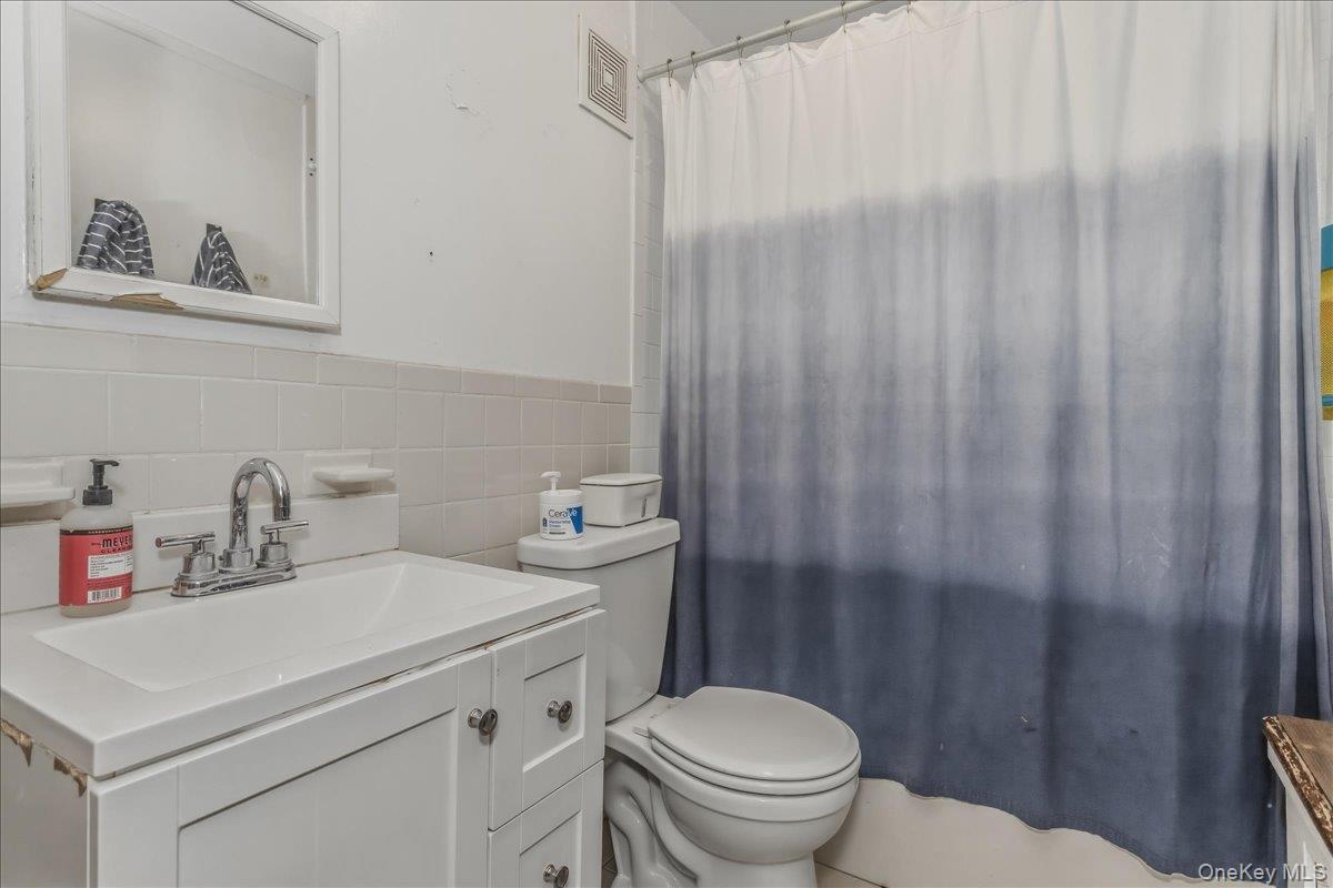 Single Family Westmoreland Street Queens, NY 11363, MLS-987724-12