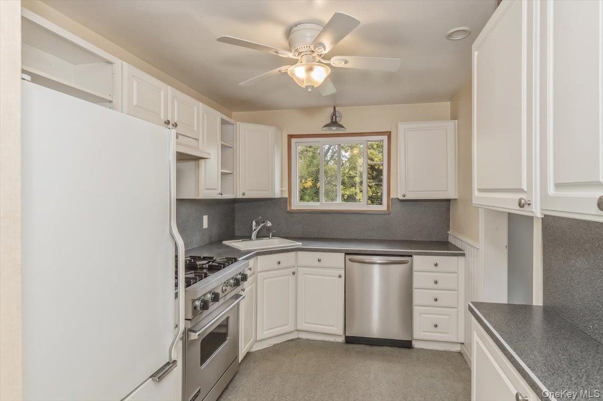 Single Family Westmoreland Street Queens, NY 11363, MLS-987724-9
