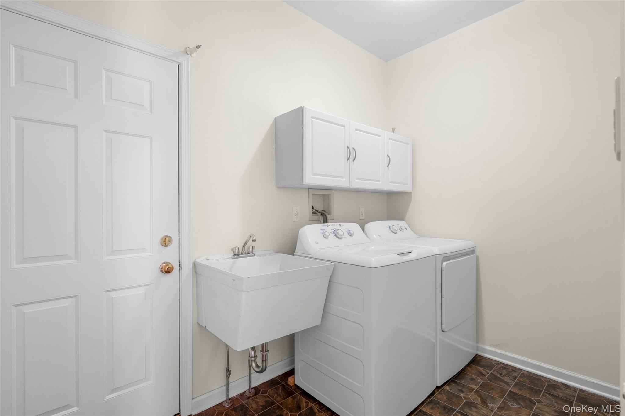 Single Family Vassar  Dutchess County, NY 12524, MLS-987765-18