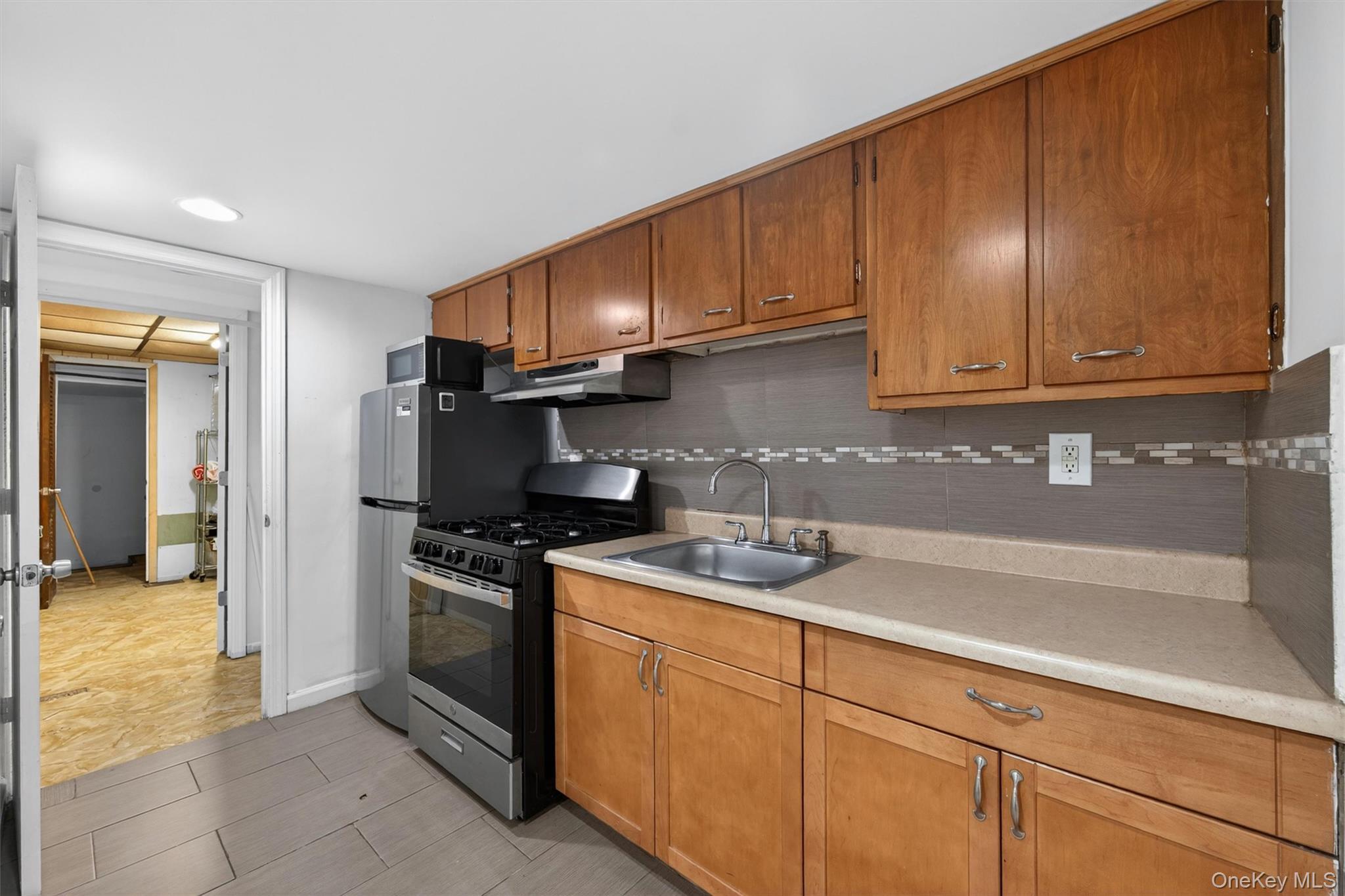 Single Family Bruckner  Bronx, NY 10461, MLS-987819-32