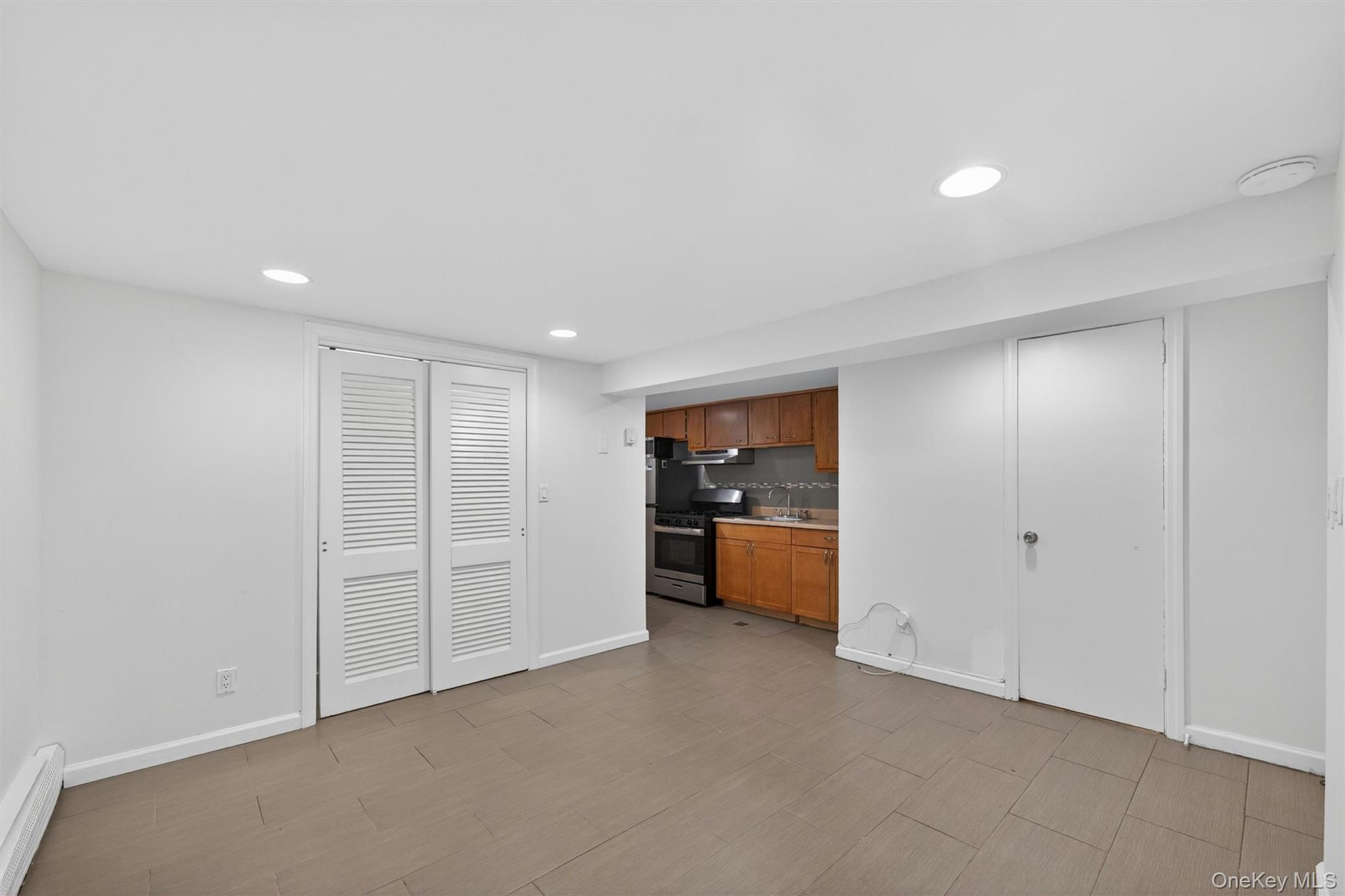 Single Family Bruckner  Bronx, NY 10461, MLS-987819-34